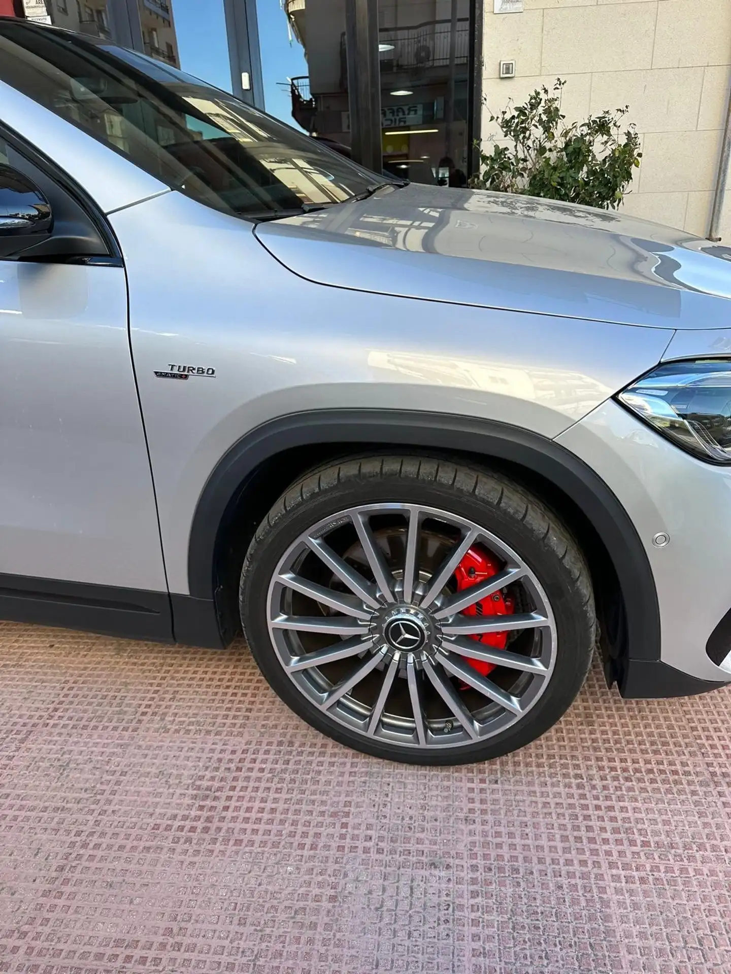 Mercedes-Benz - GLA 45 AMG