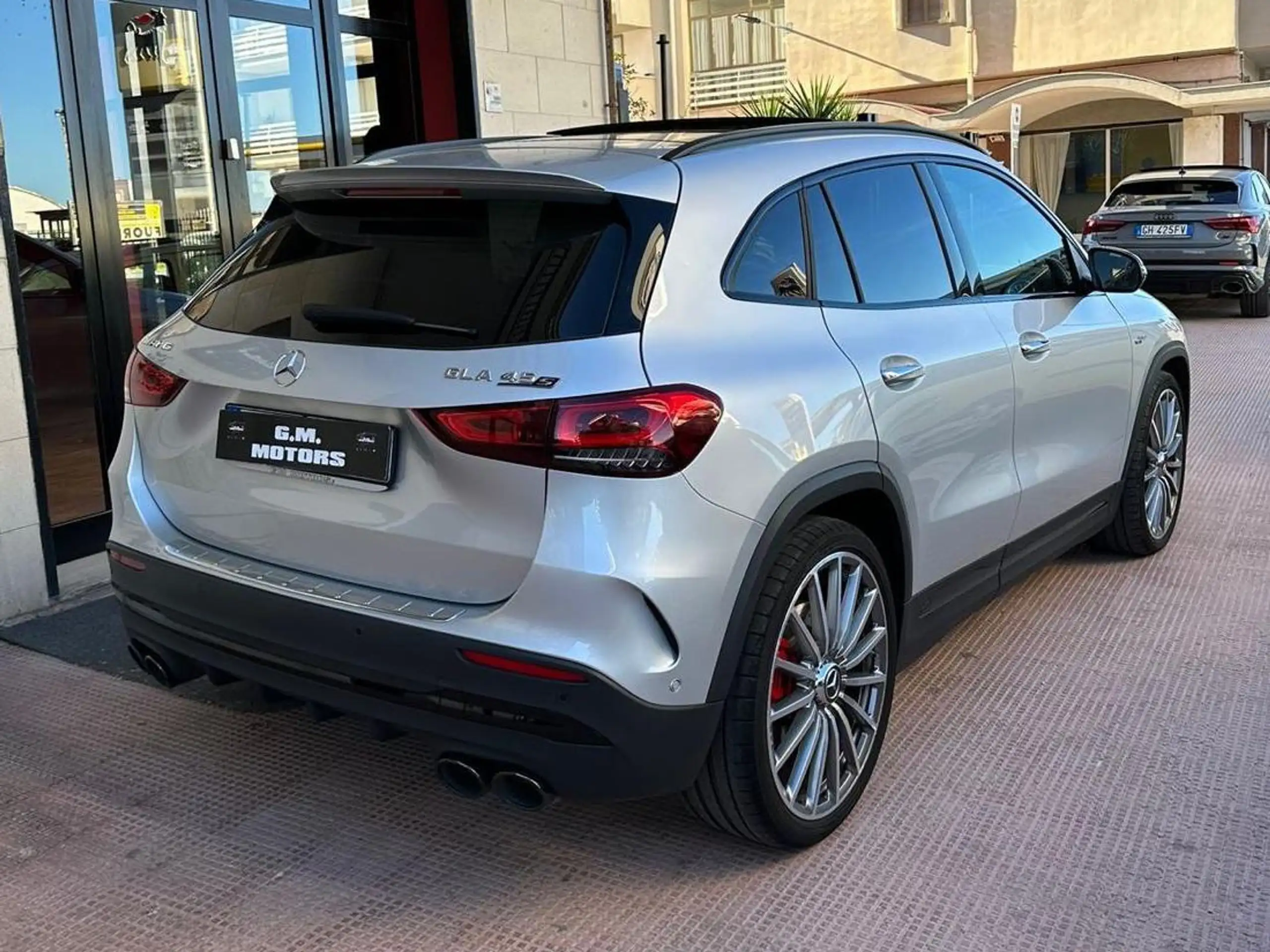 Mercedes-Benz - GLA 45 AMG