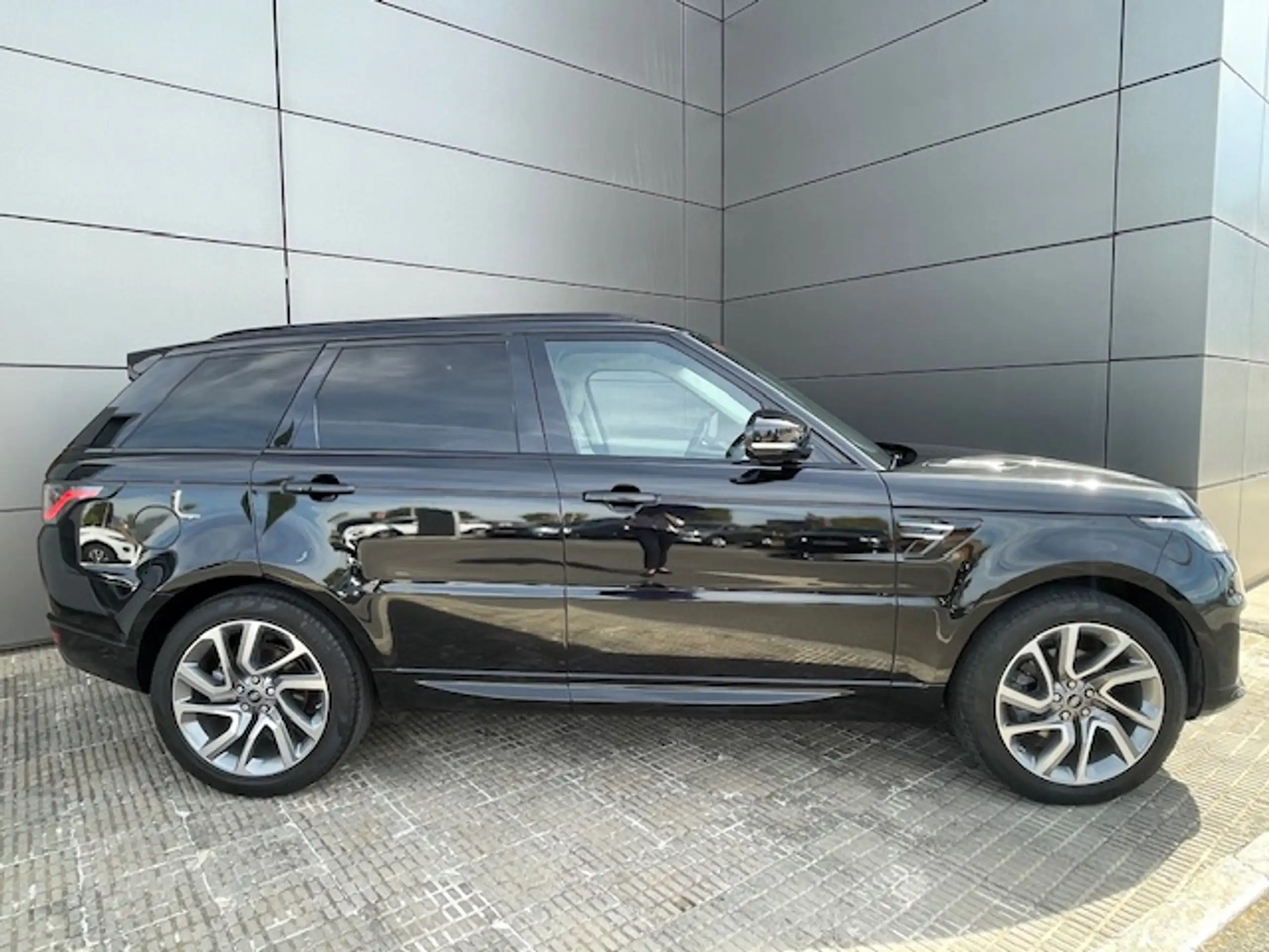 Land Rover - Range Rover Sport