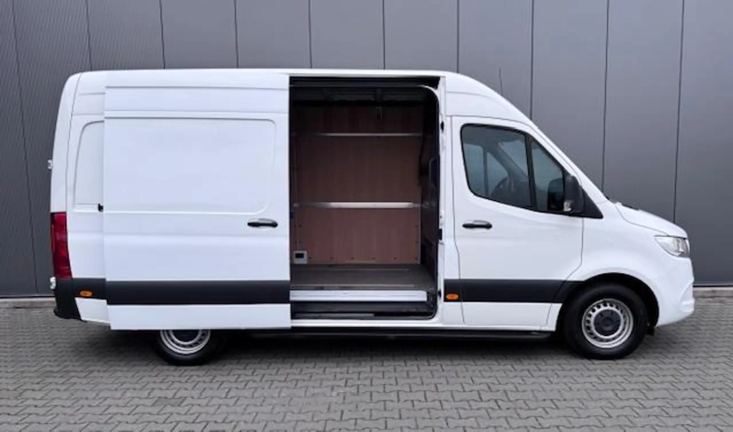 Mercedes-Benz - Sprinter