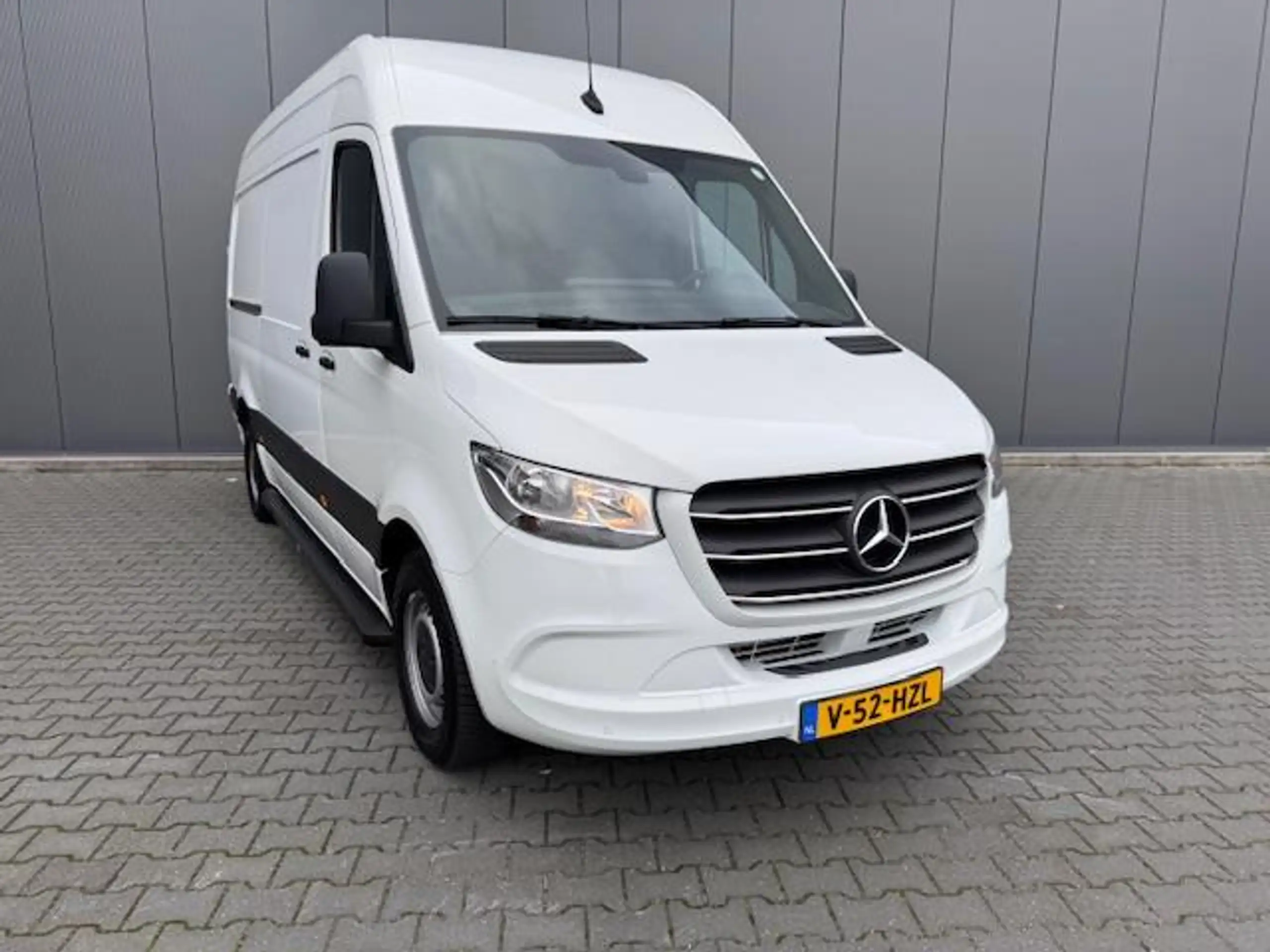 Mercedes-Benz - Sprinter