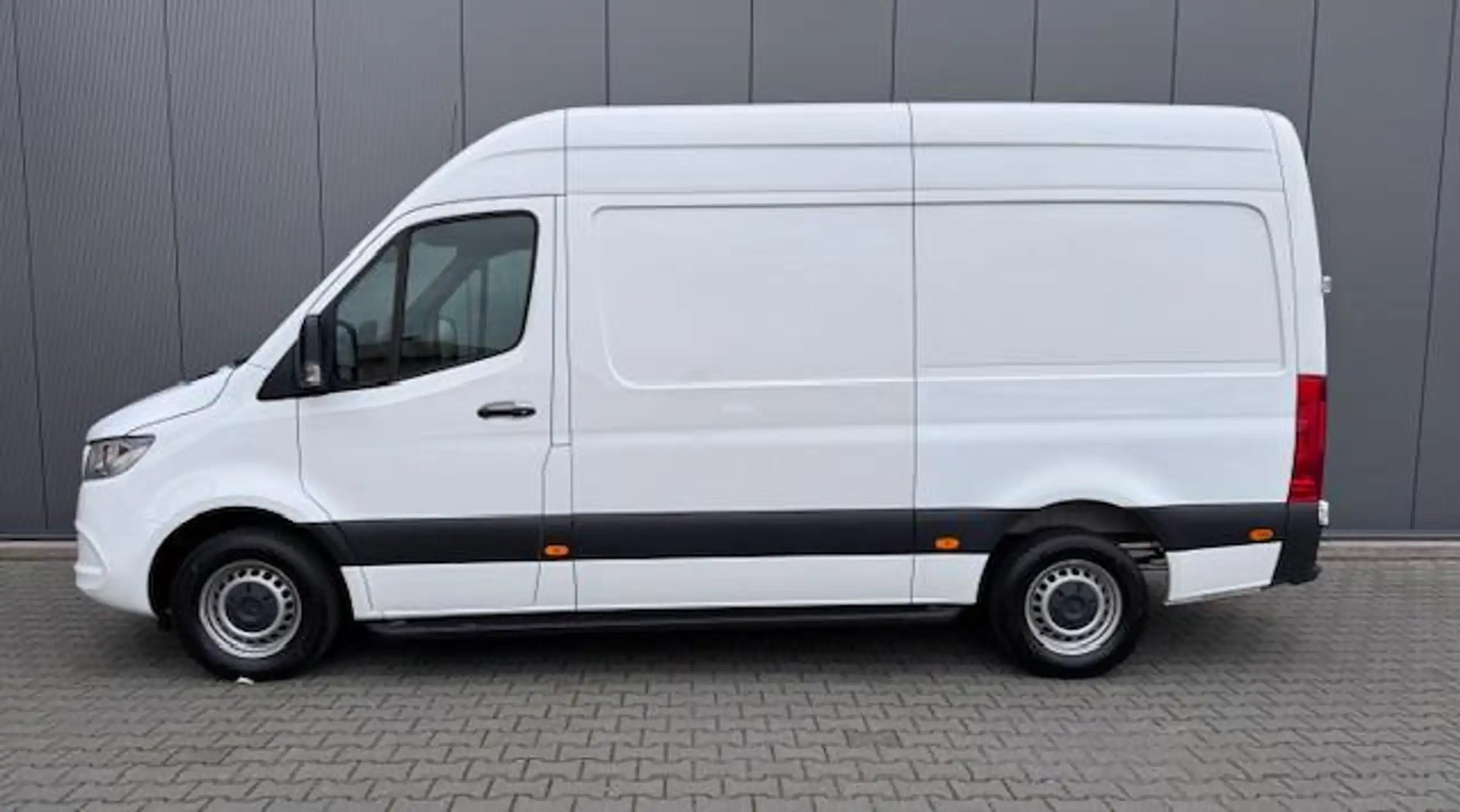 Mercedes-Benz - Sprinter