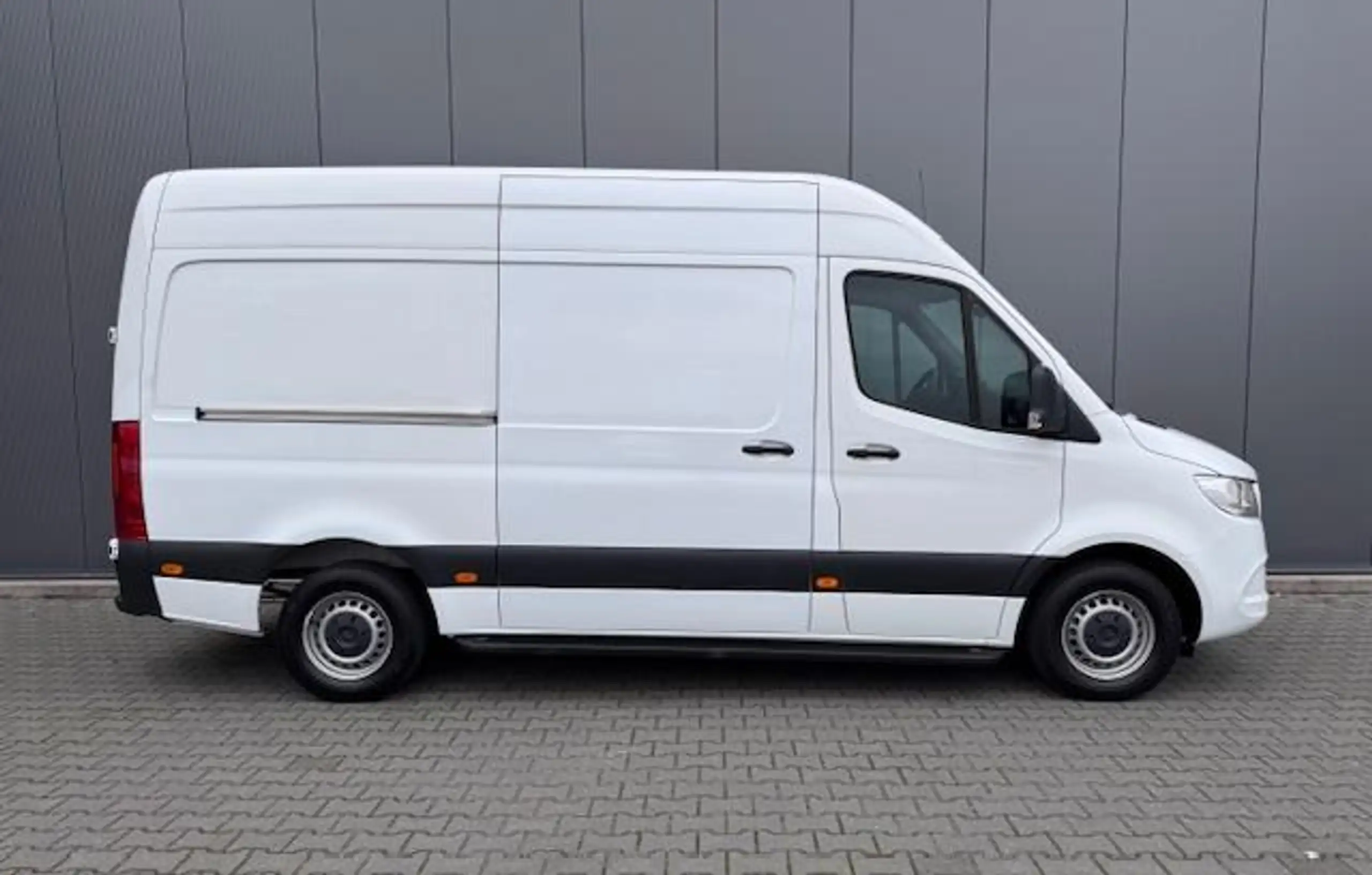 Mercedes-Benz - Sprinter