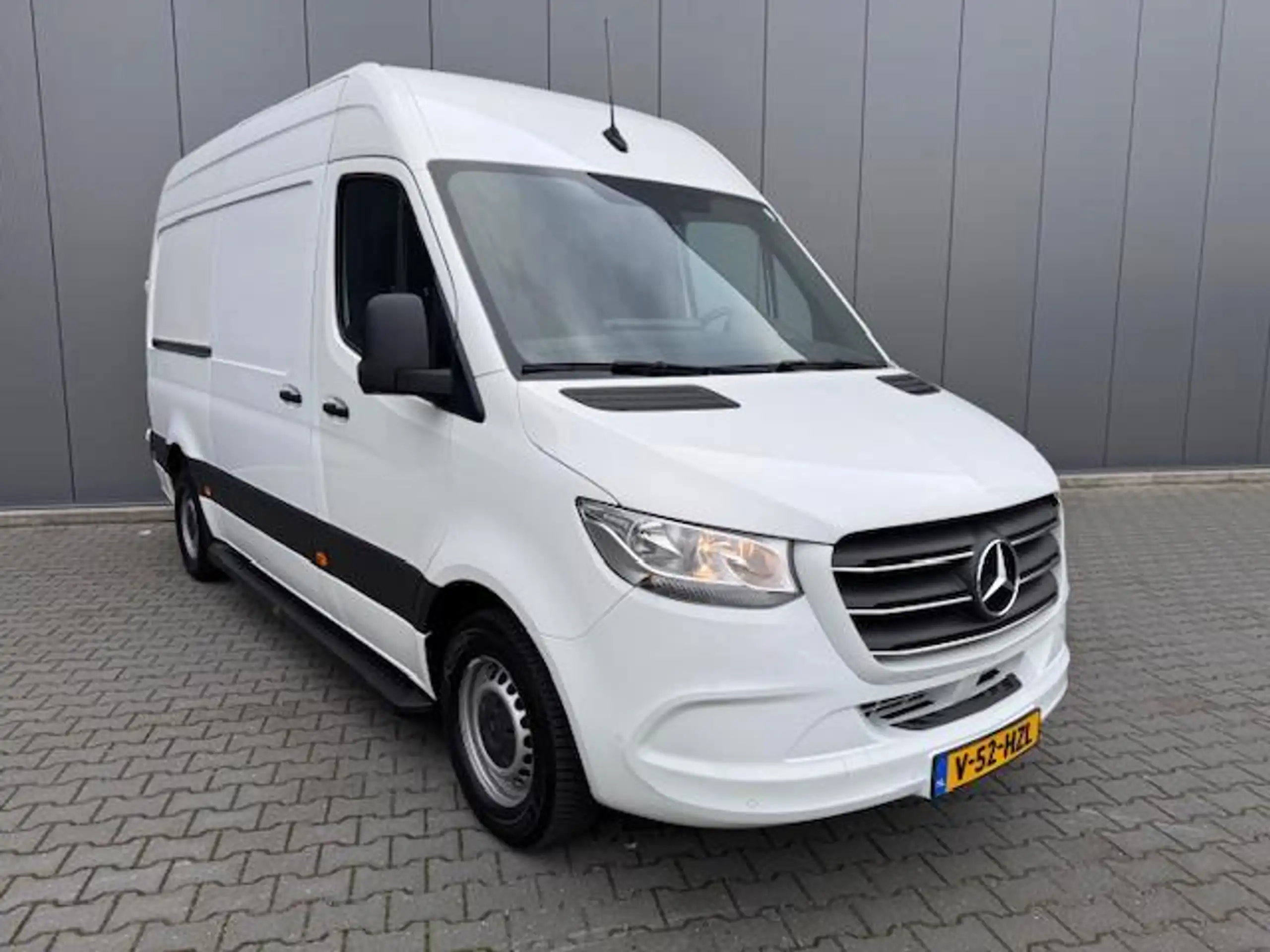 Mercedes-Benz - Sprinter