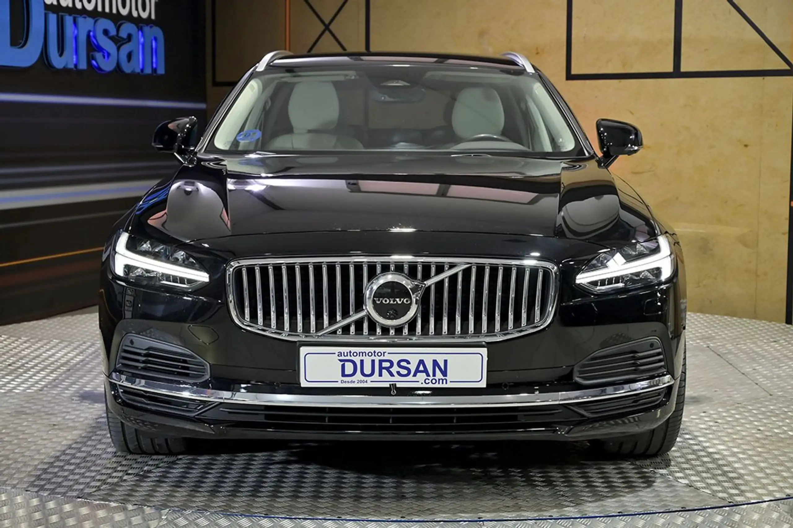 Volvo - V90