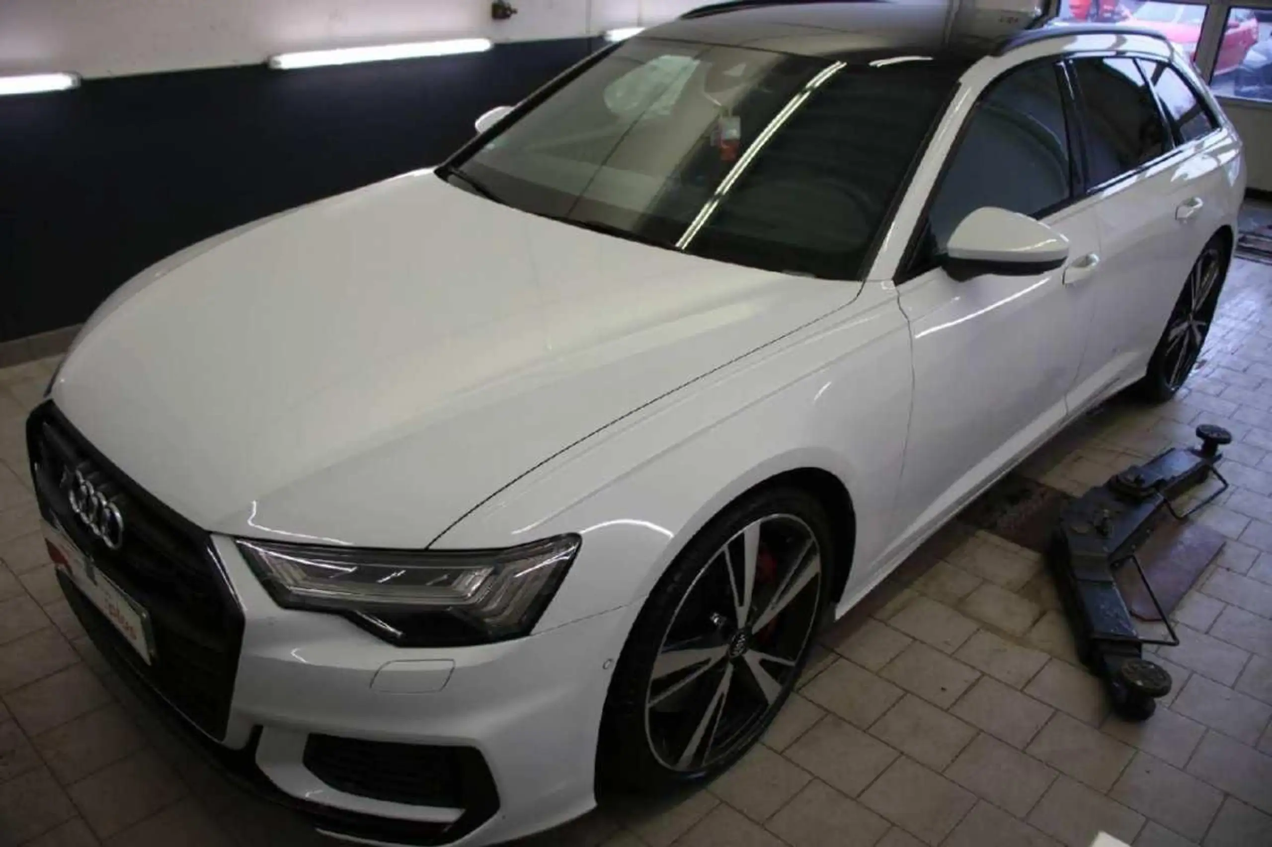 Audi - S6