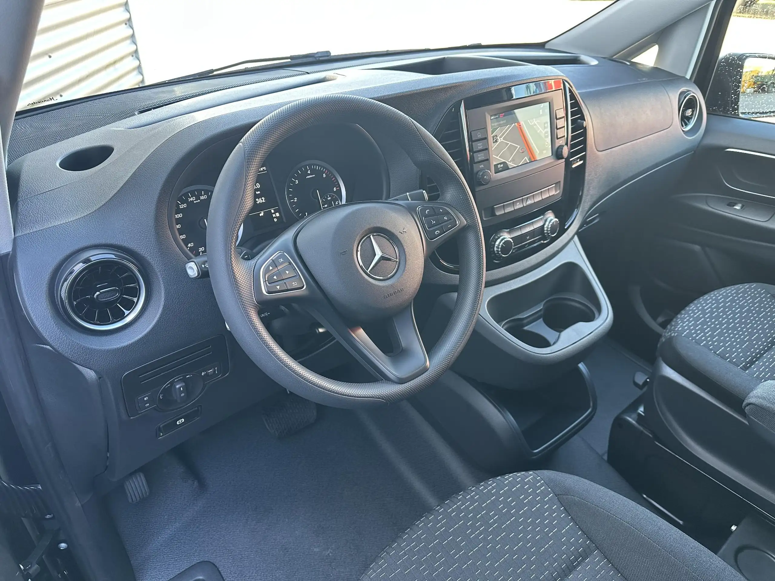 Mercedes-Benz - Vito