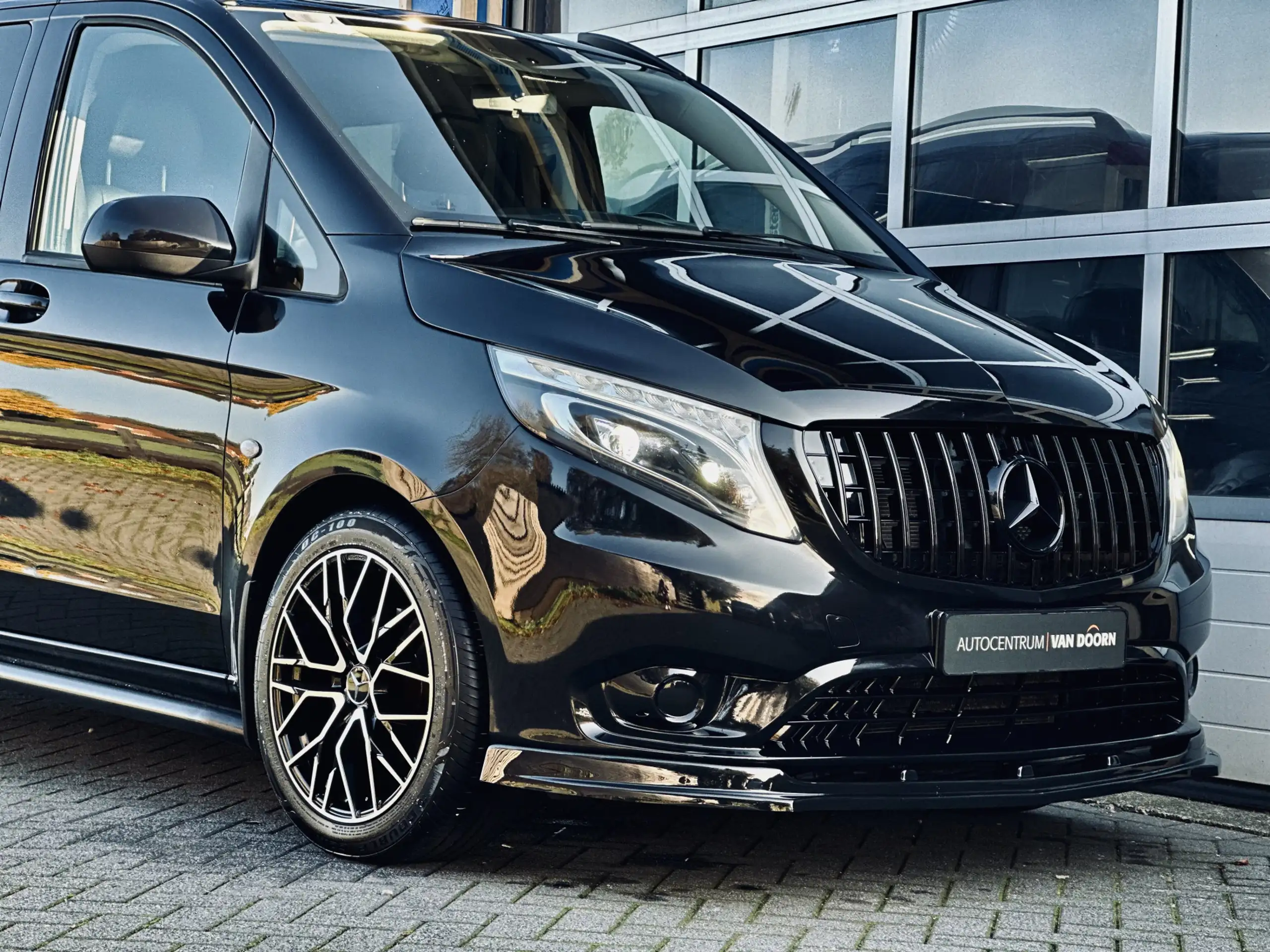 Mercedes-Benz - Vito