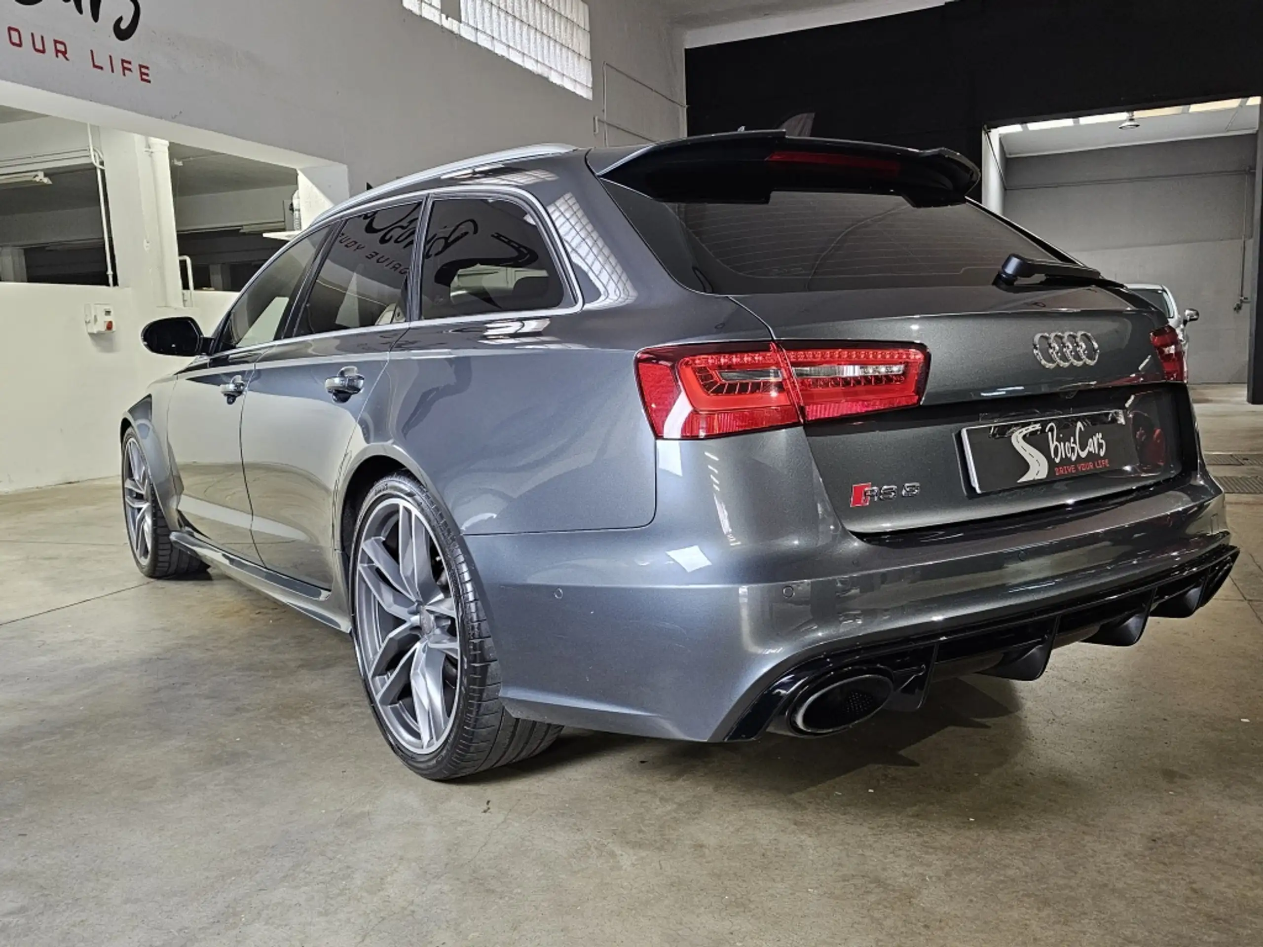 Audi - RS6