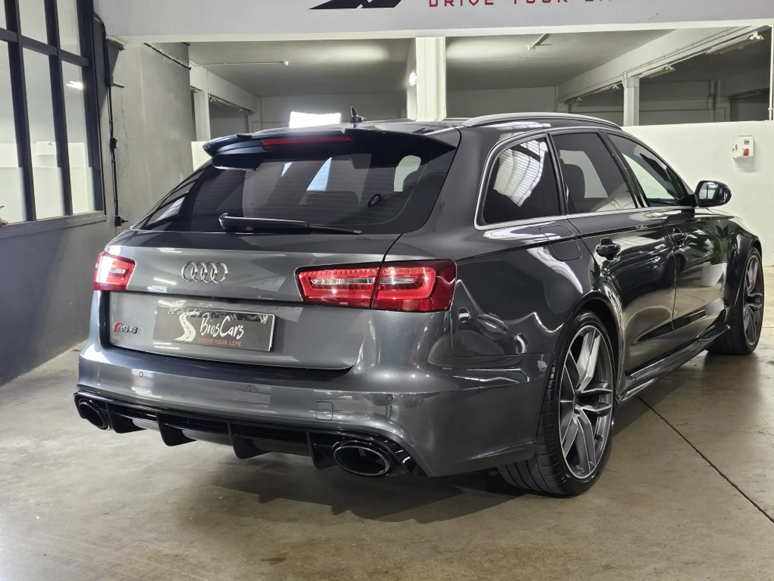 Audi - RS6