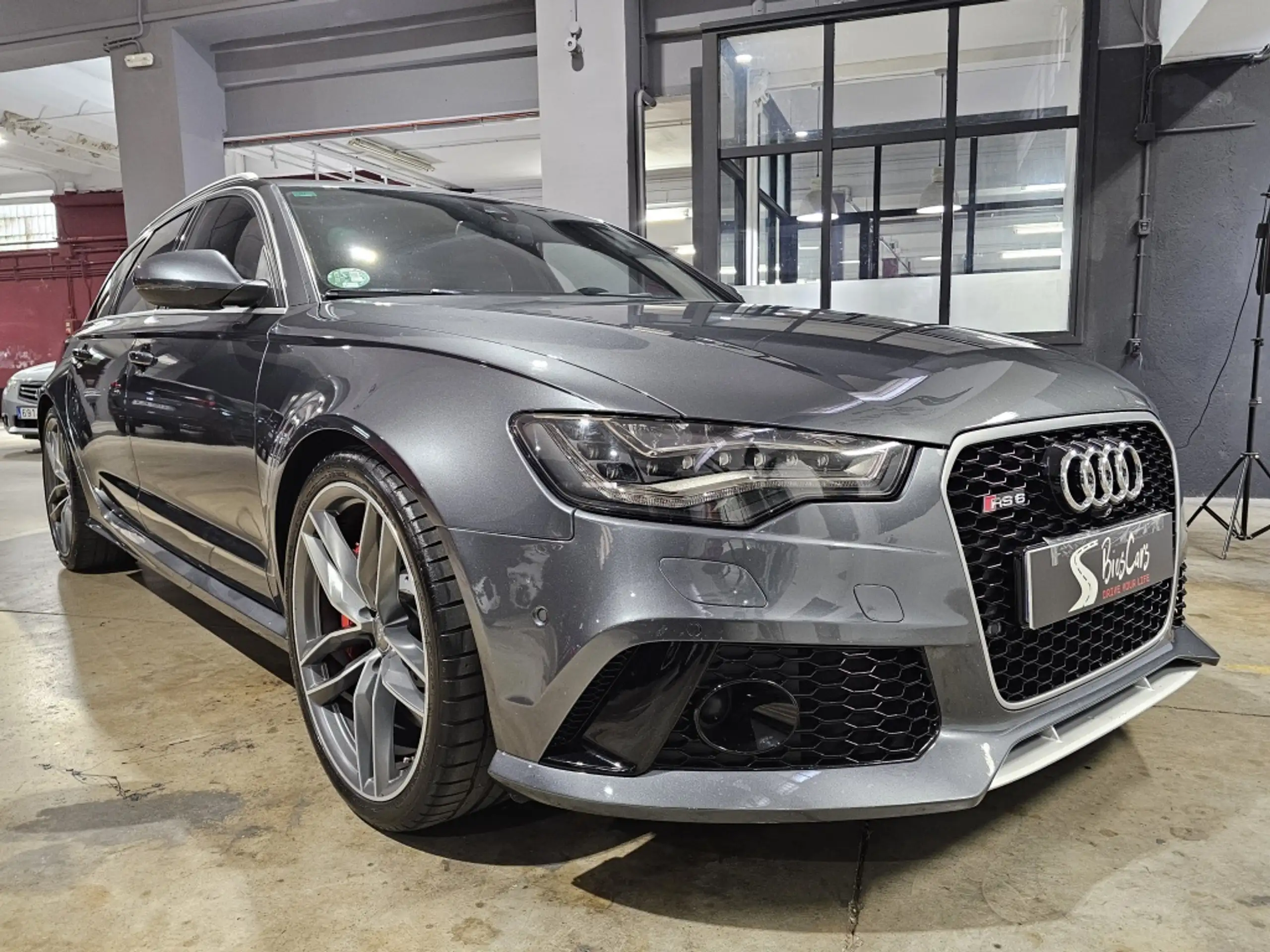 Audi - RS6