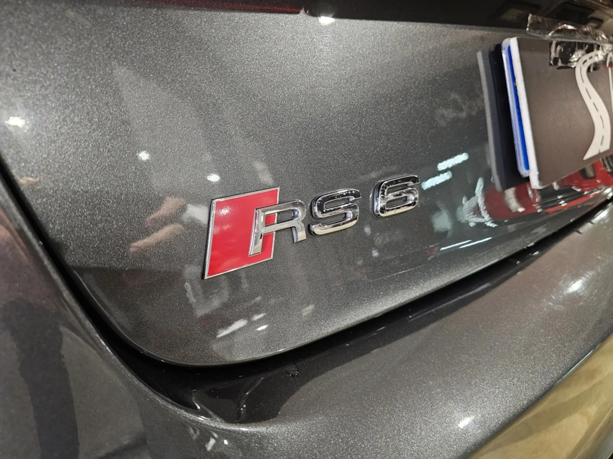 Audi - RS6