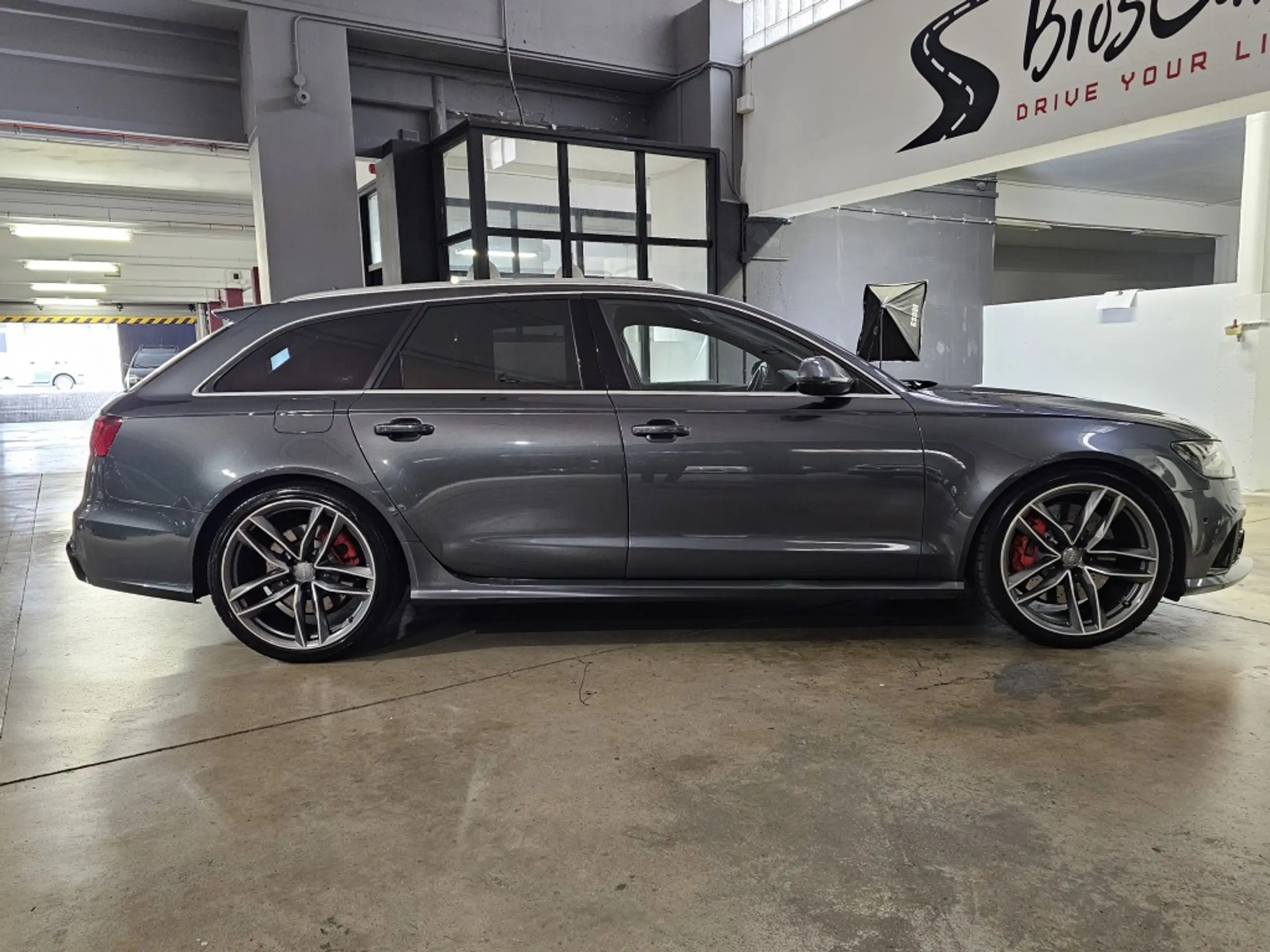 Audi - RS6