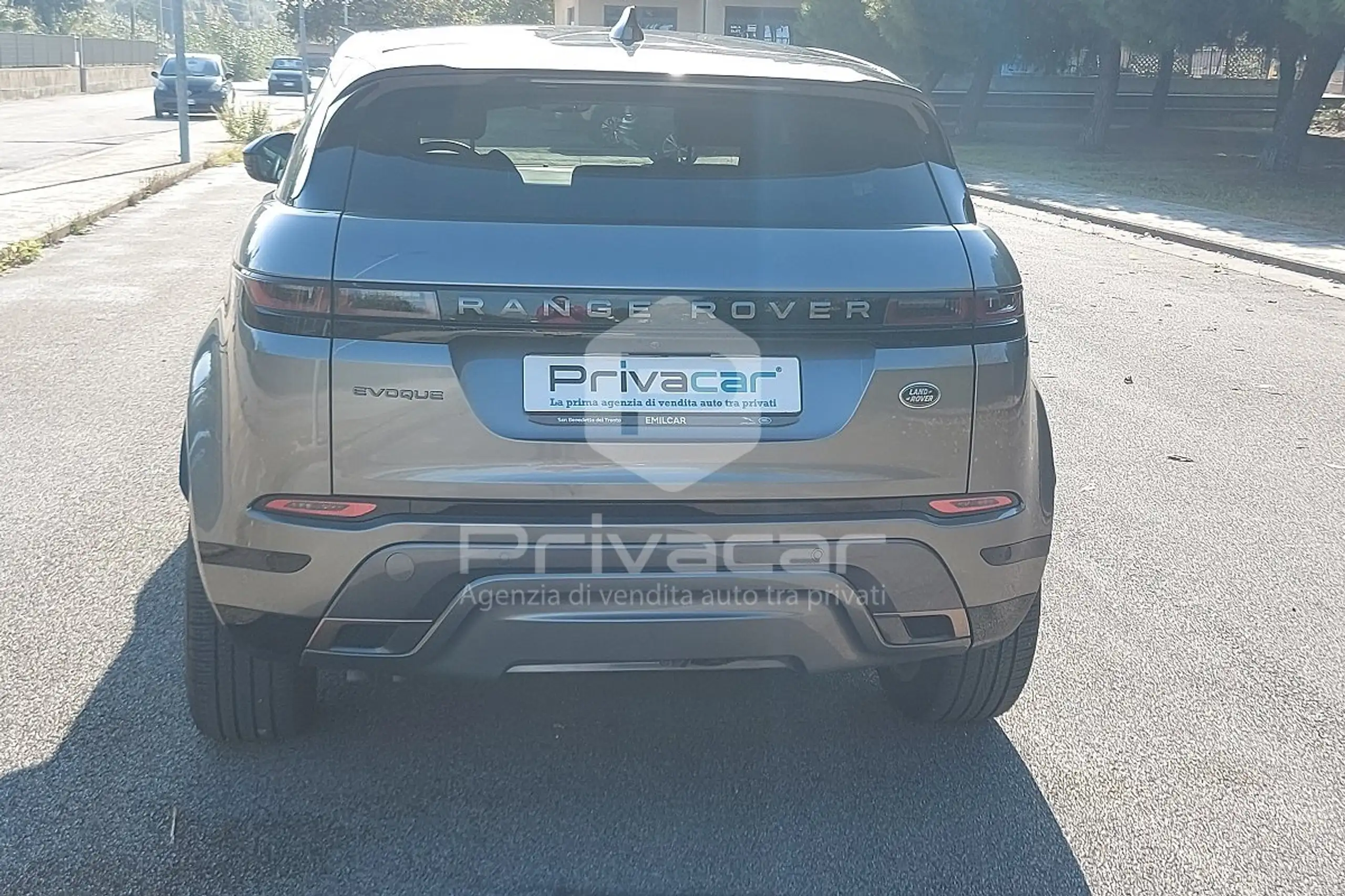 Land Rover - Range Rover Evoque