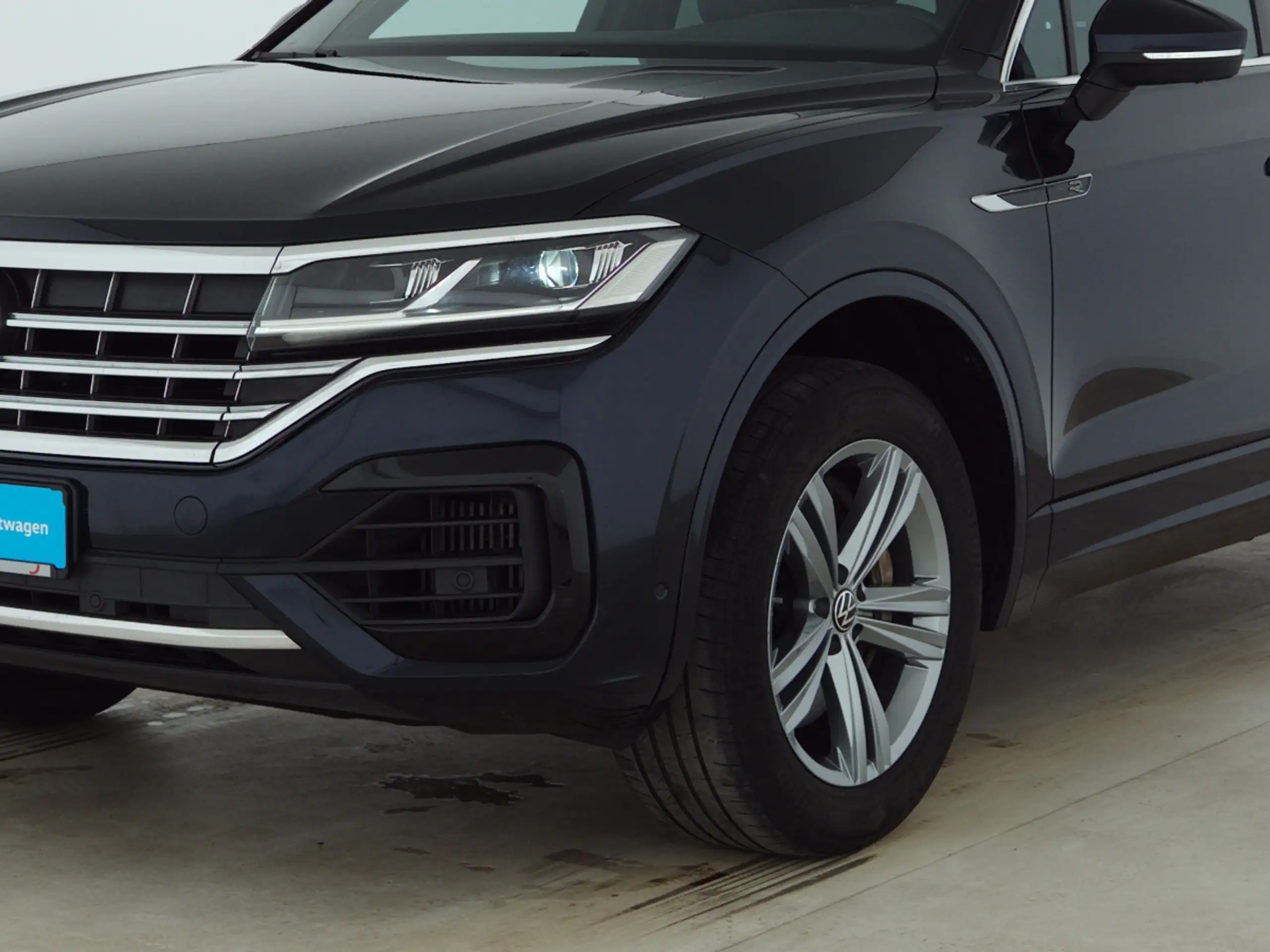 Volkswagen - Touareg