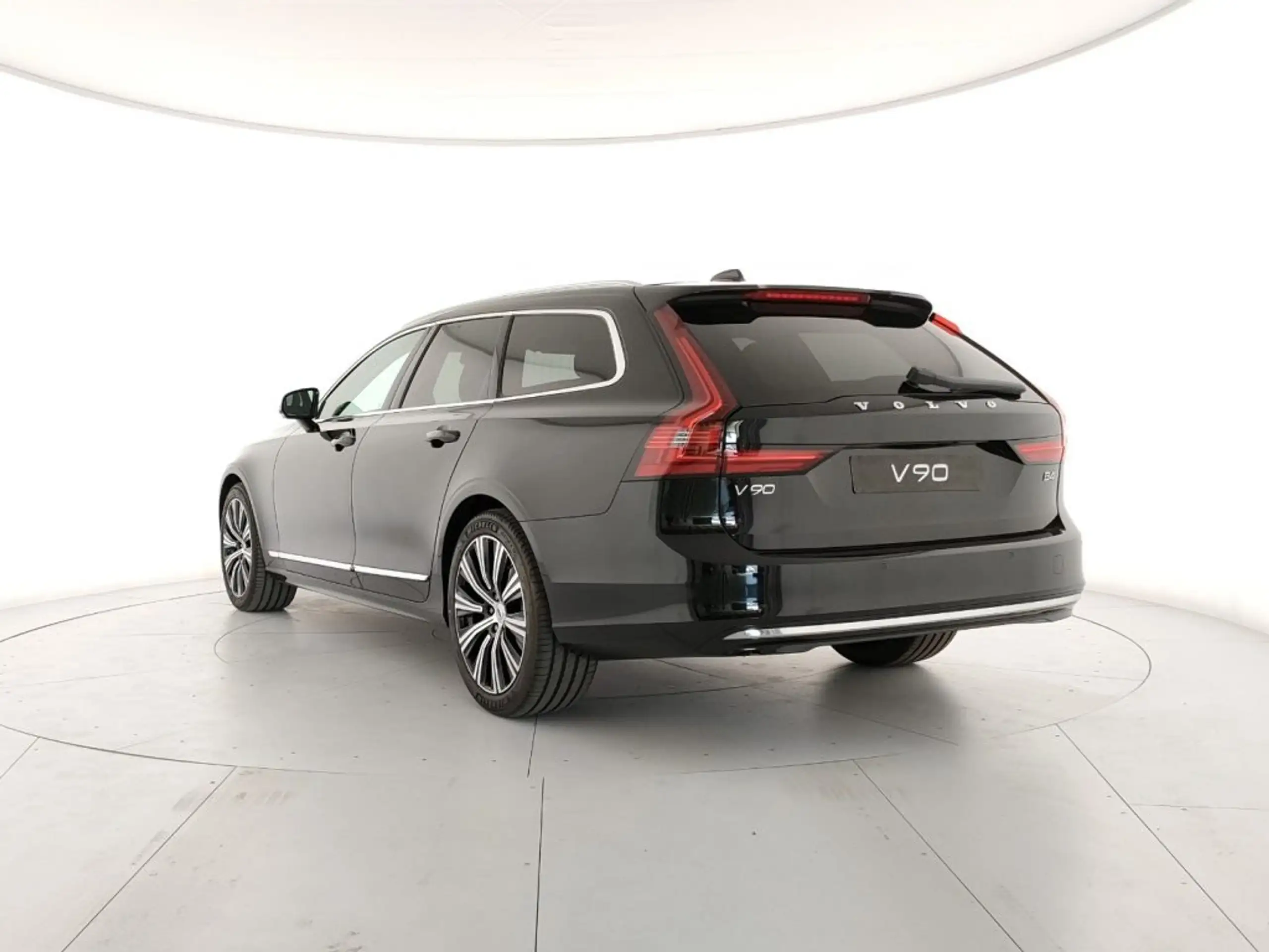 Volvo - V90