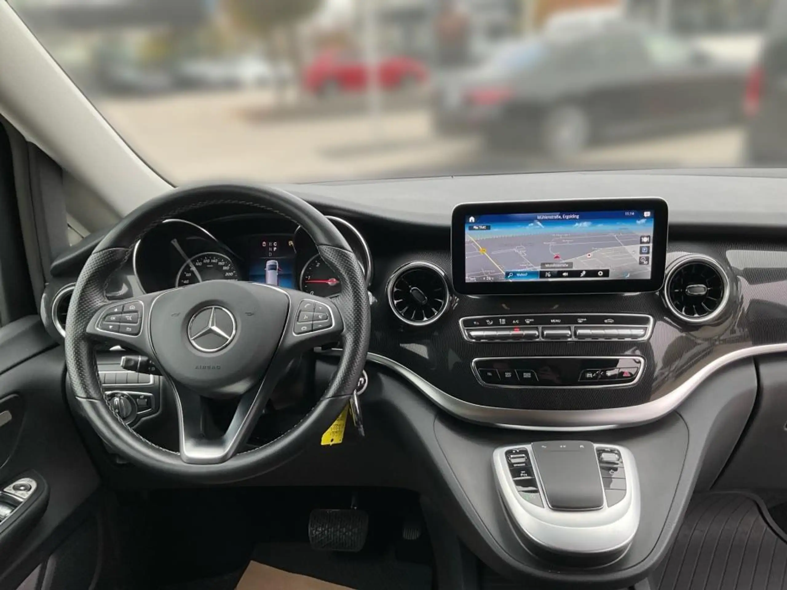 Mercedes-Benz - V 250