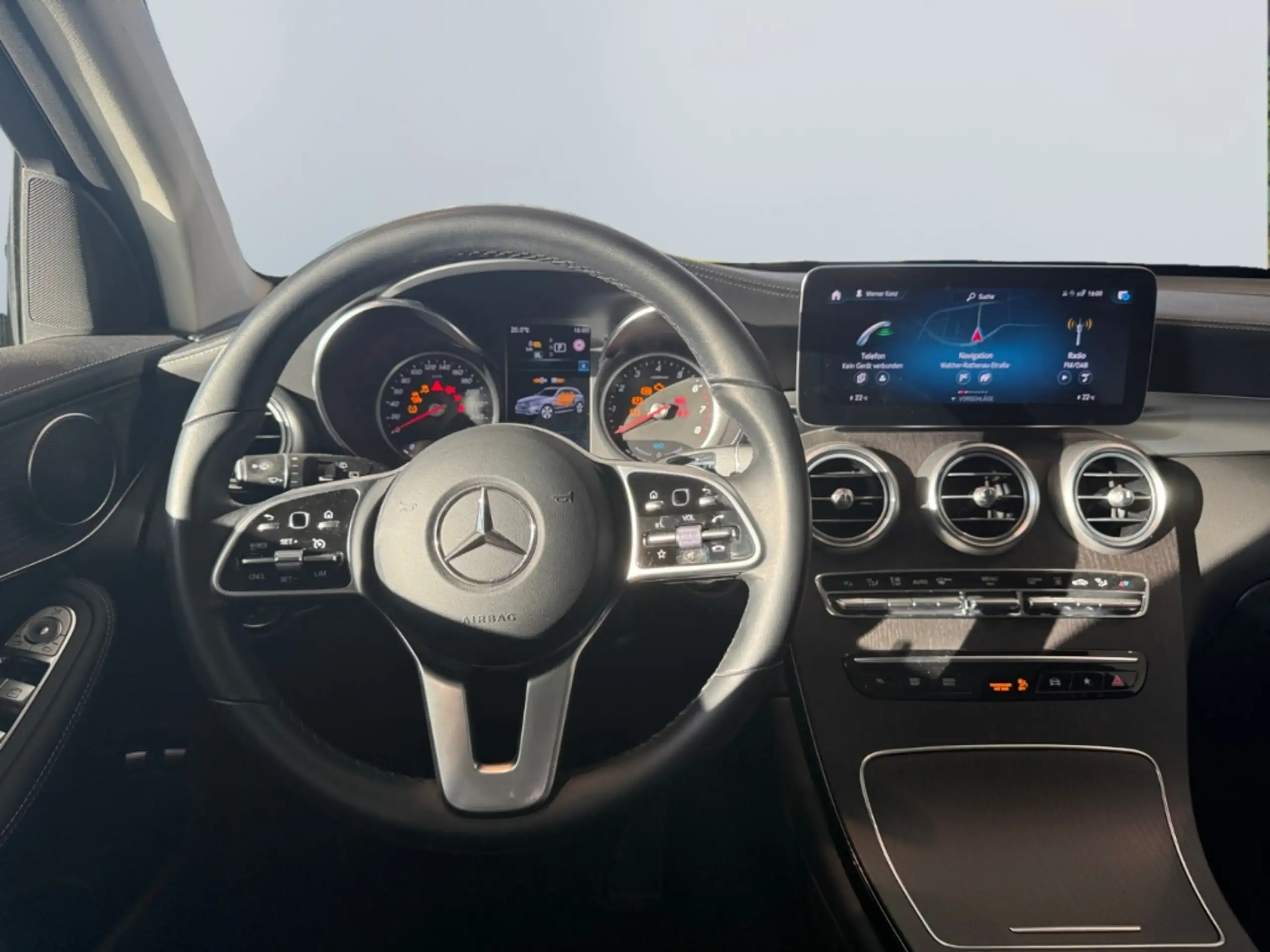 Mercedes-Benz - GLC 300