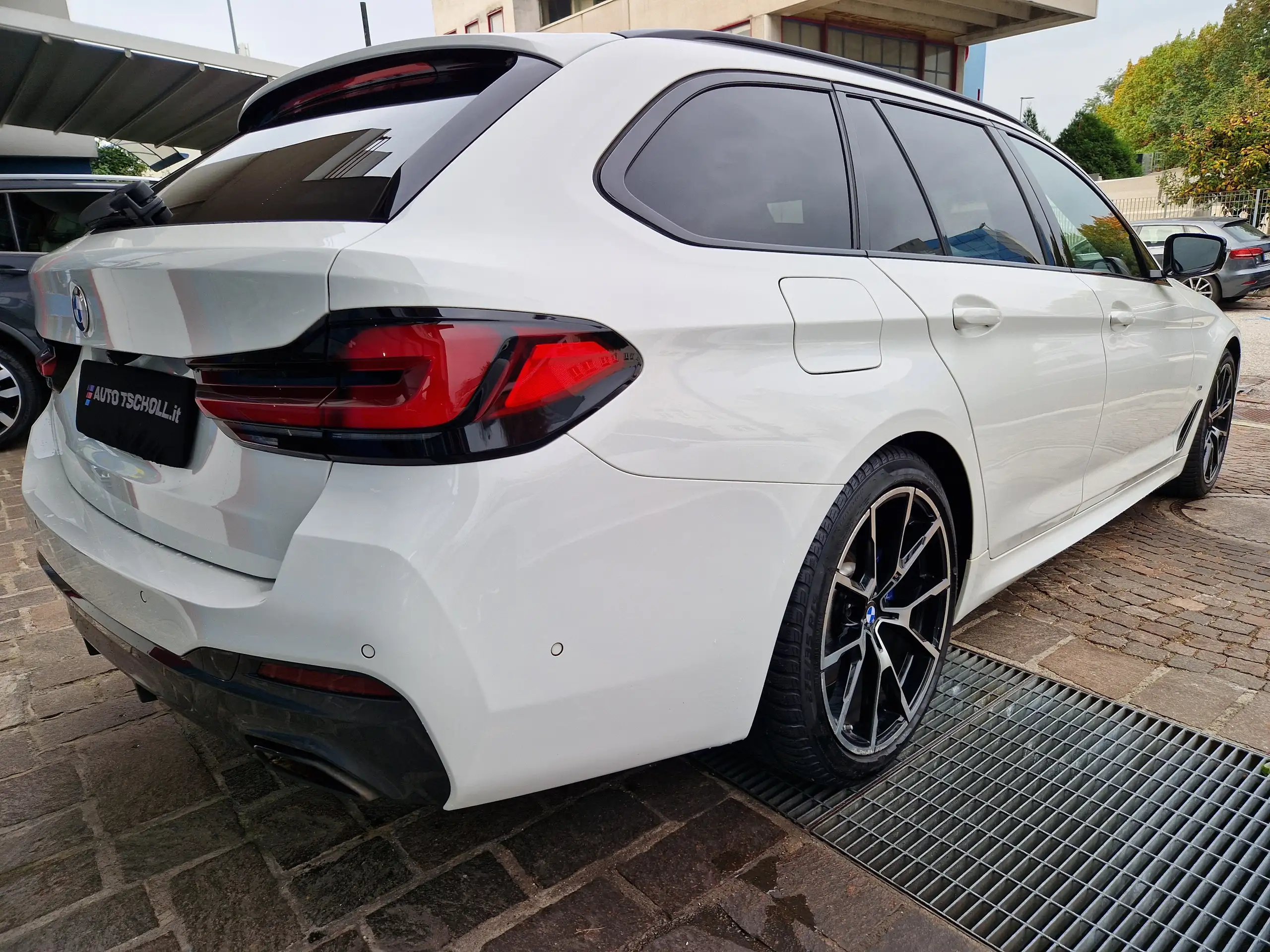 BMW - 530