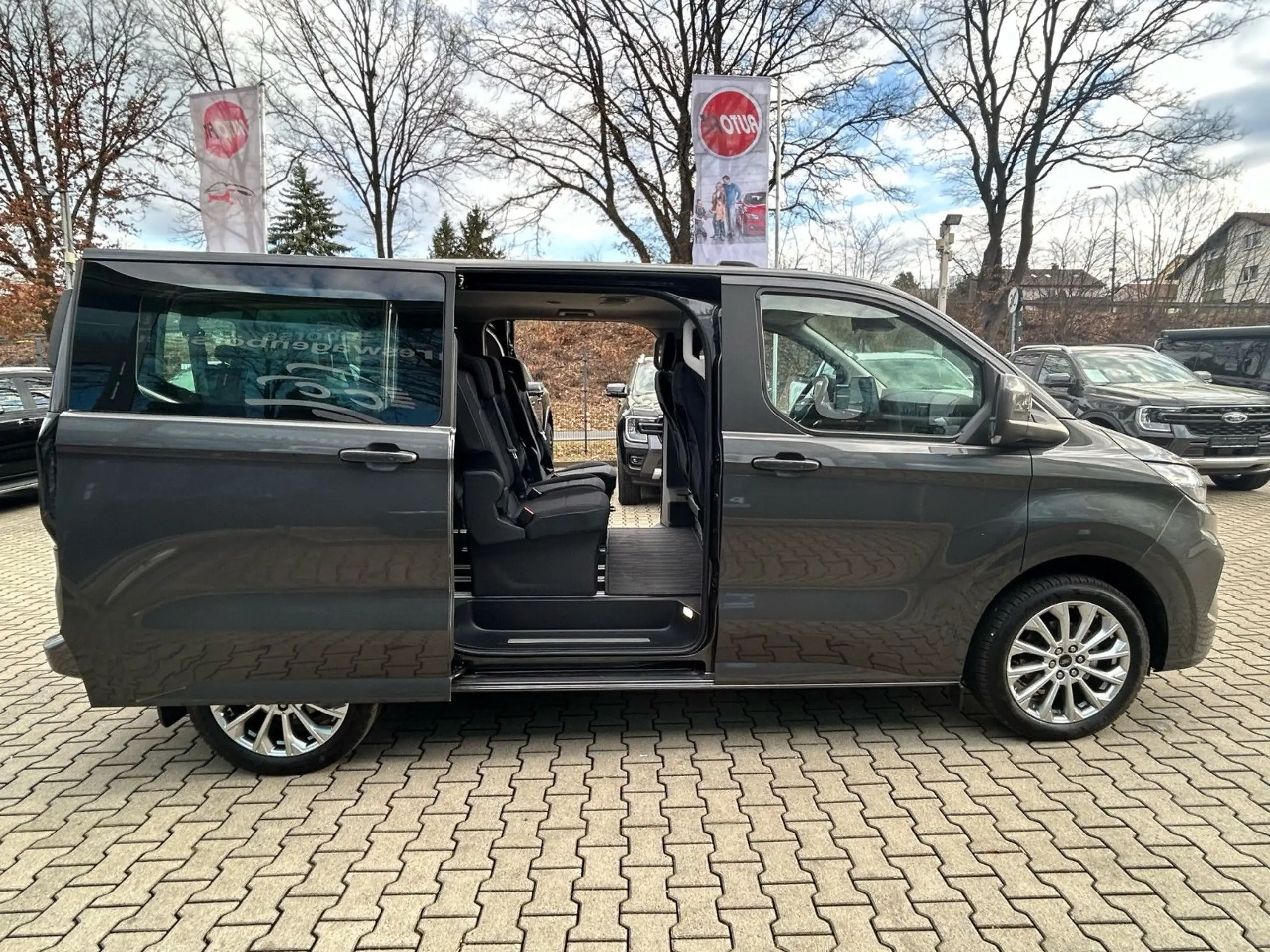 Ford - Tourneo Custom