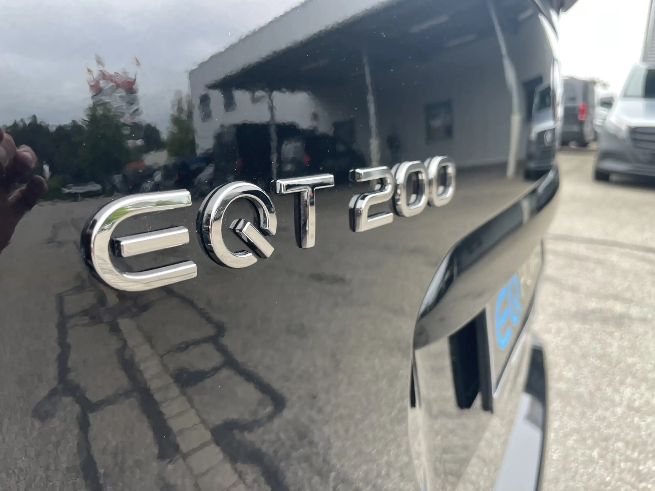 Mercedes-Benz - EQT