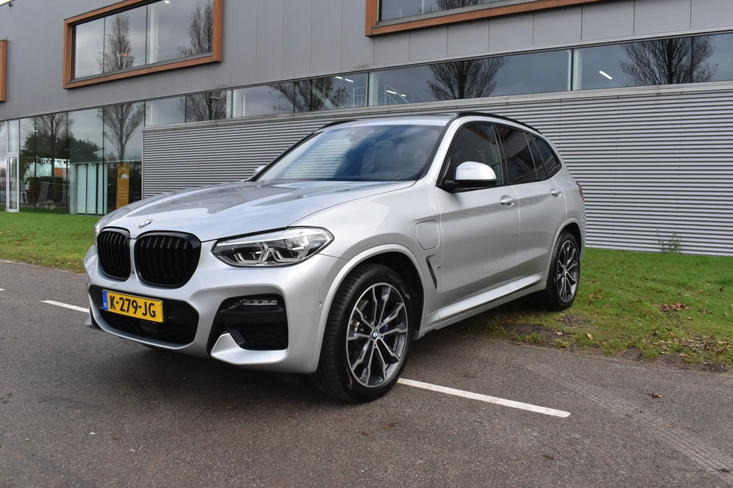 BMW - X3