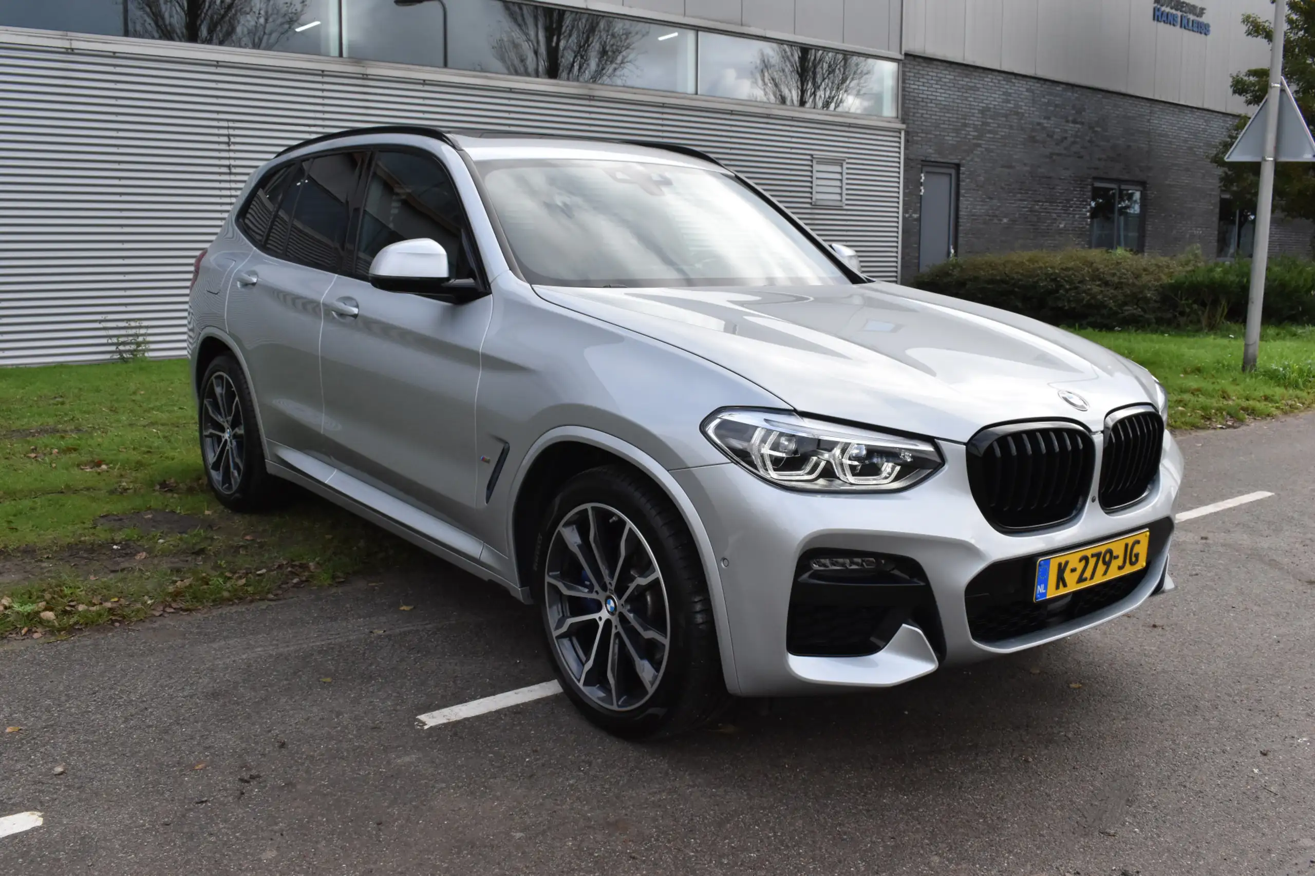 BMW - X3