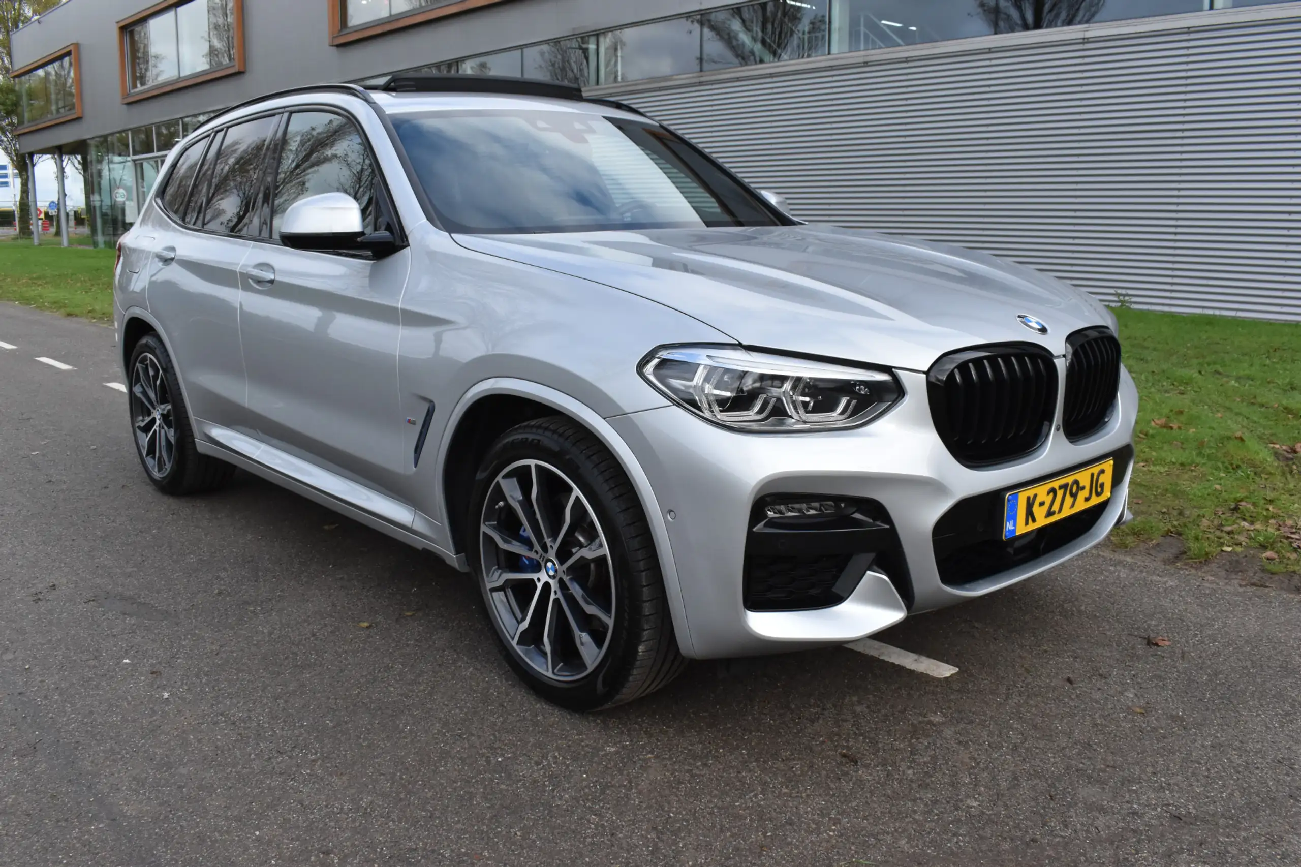 BMW - X3