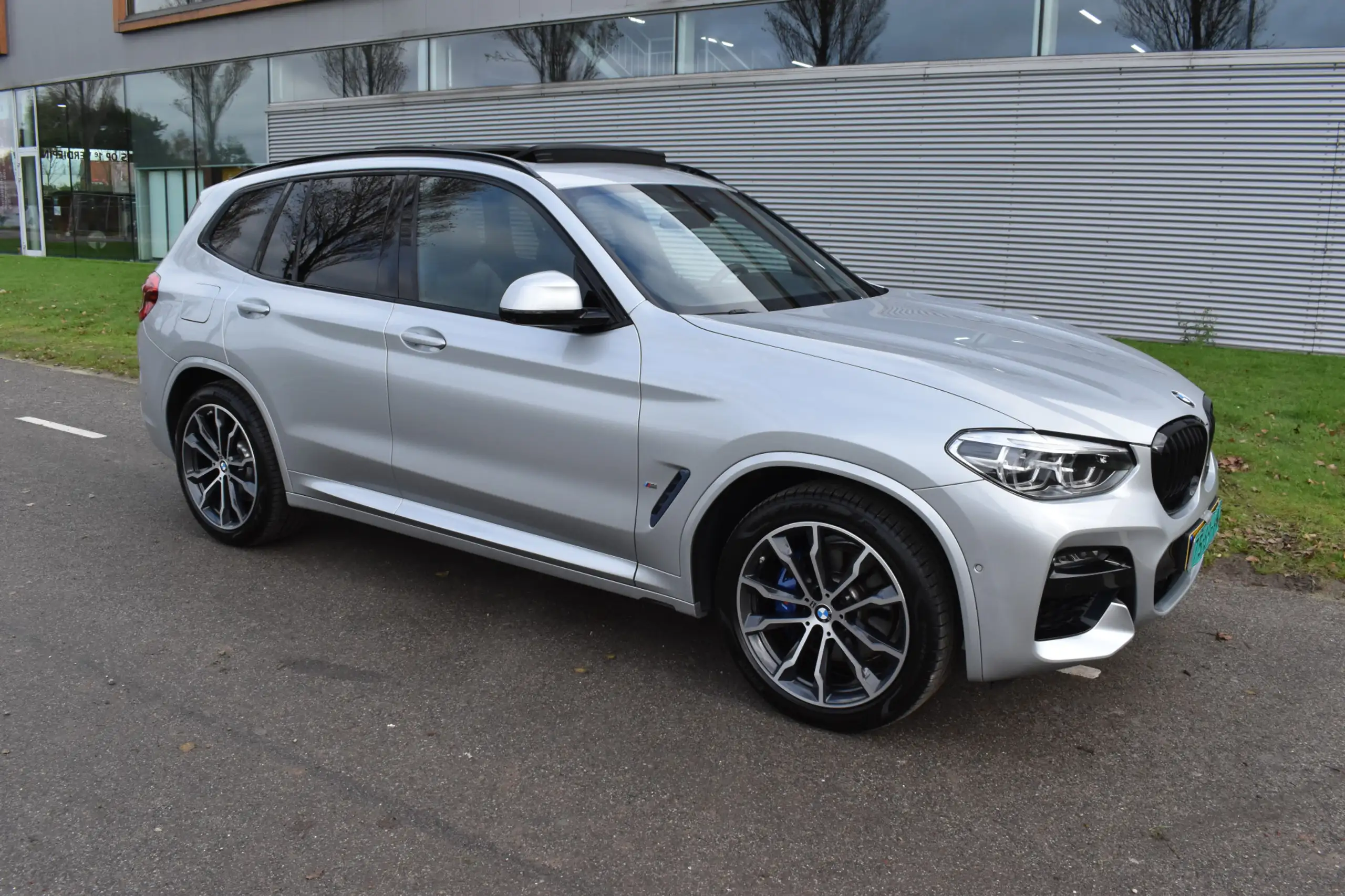 BMW - X3