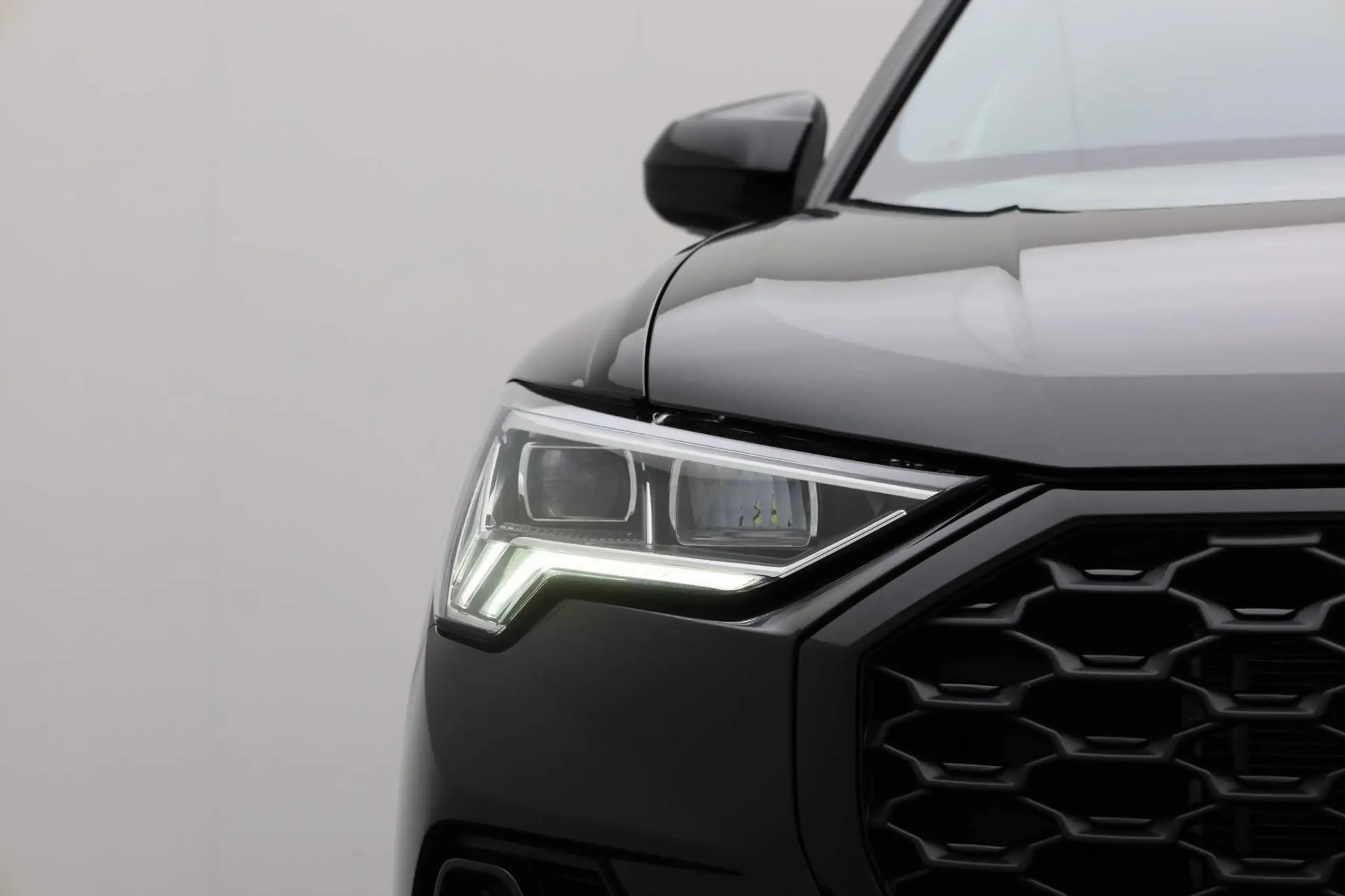 Audi - Q3