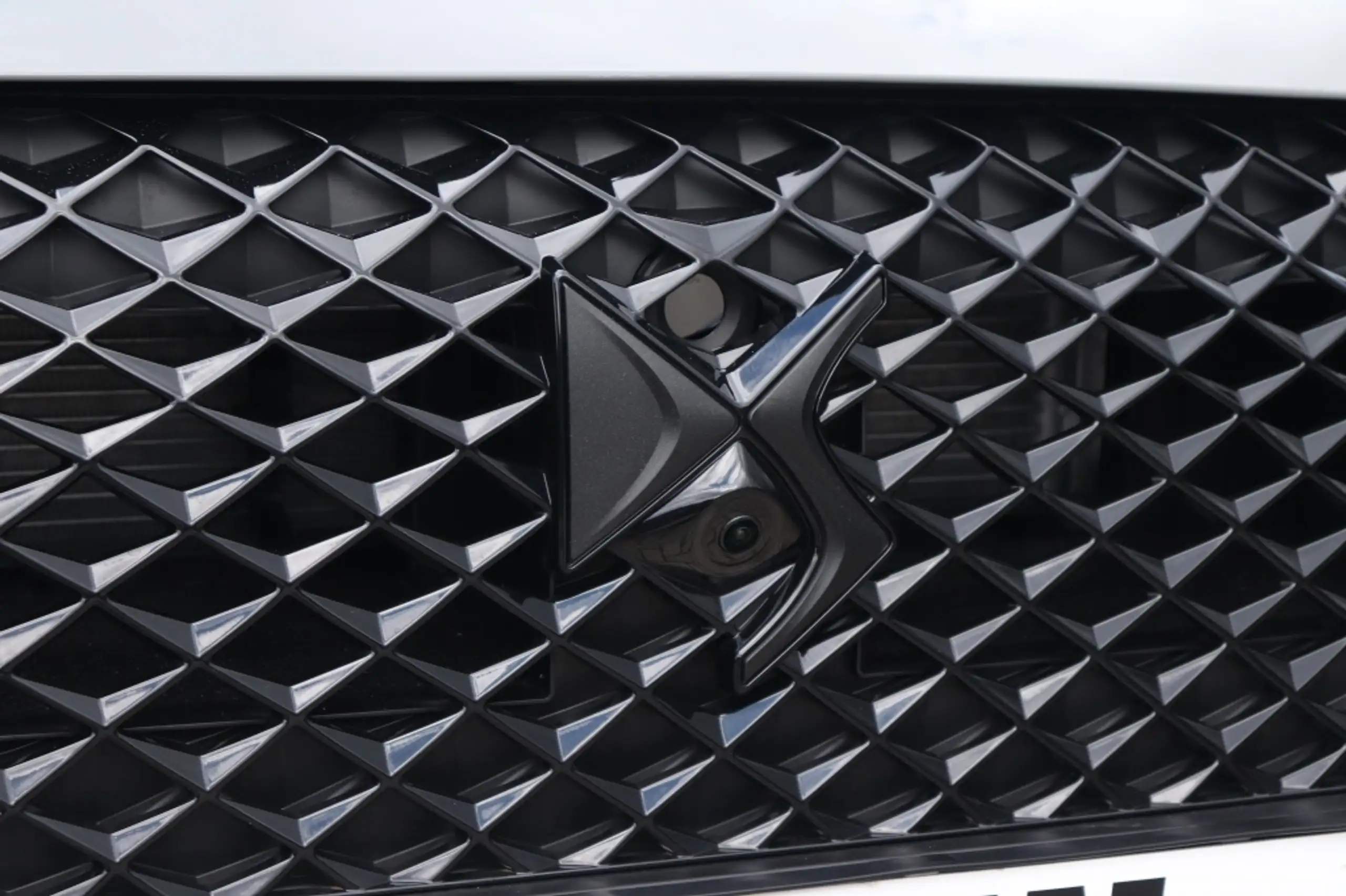 DS Automobiles - DS 4