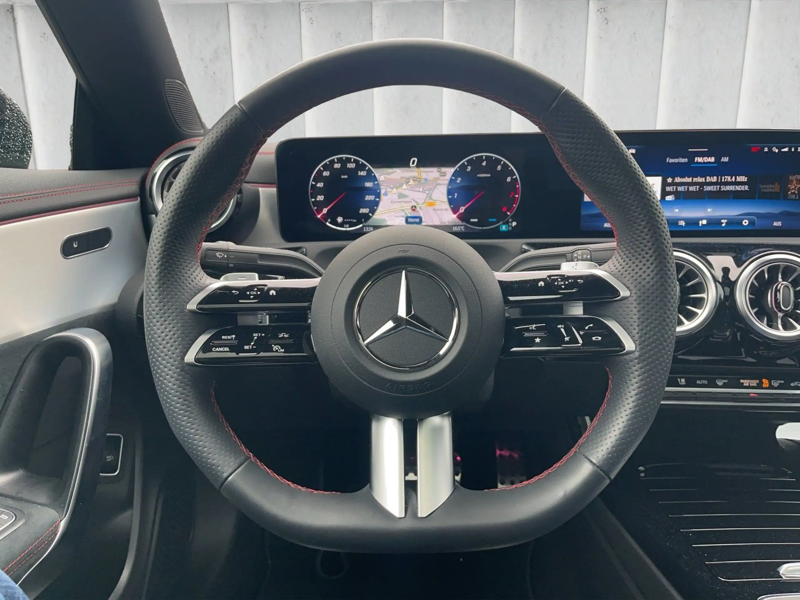 Mercedes-Benz - CLA 200