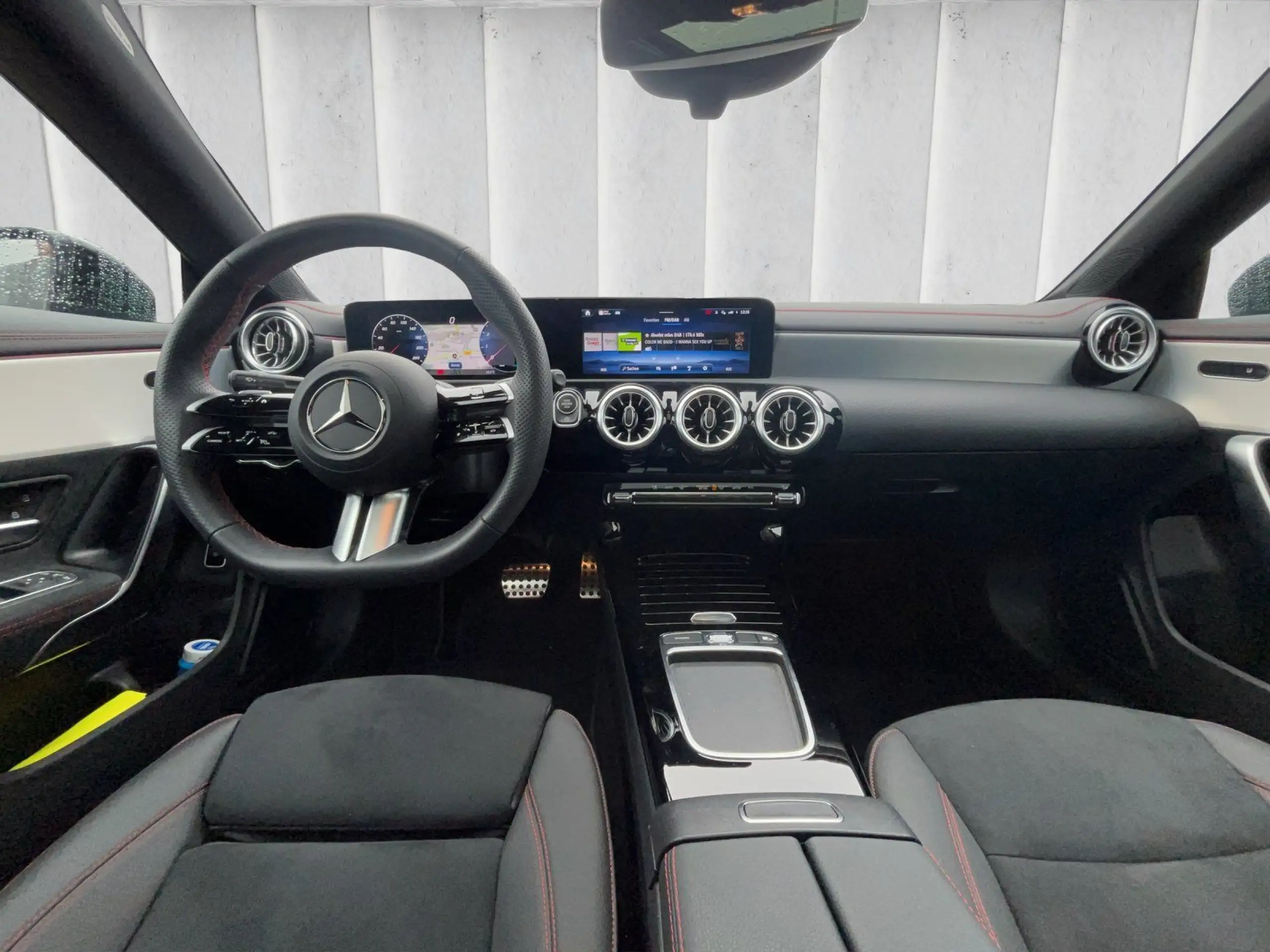 Mercedes-Benz - CLA 200