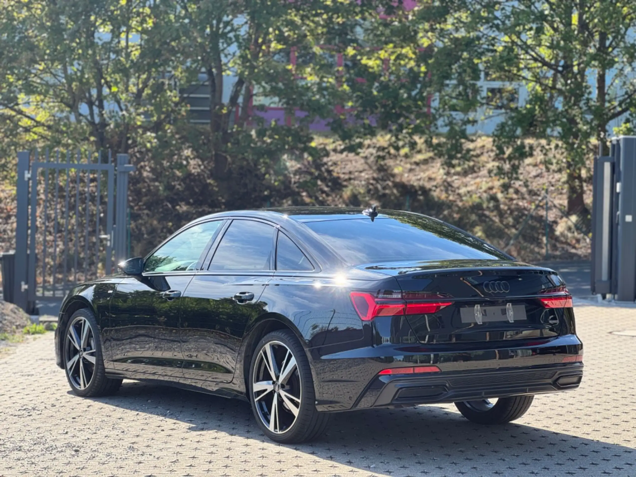 Audi - A6