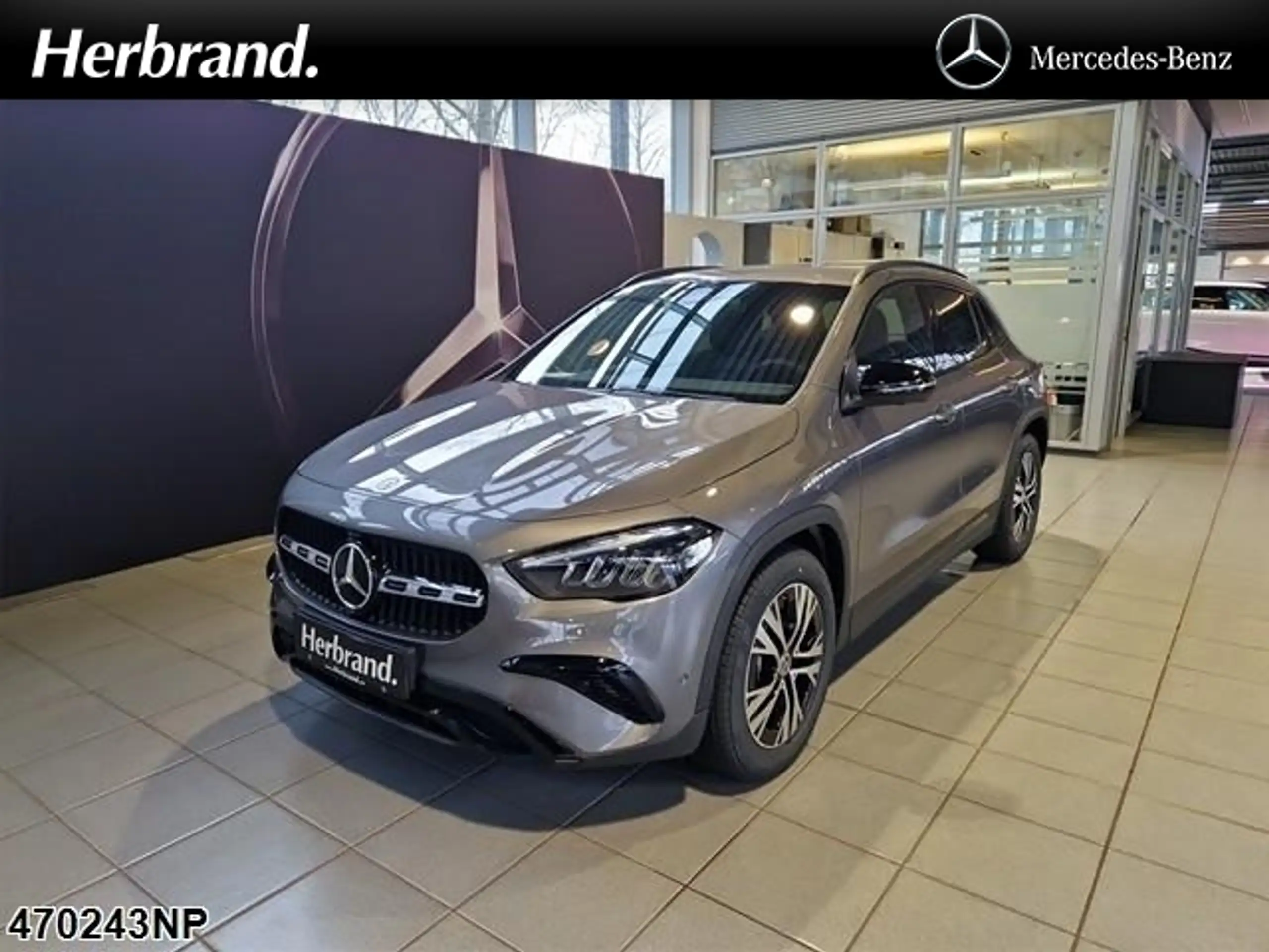 Mercedes-Benz - GLA 200