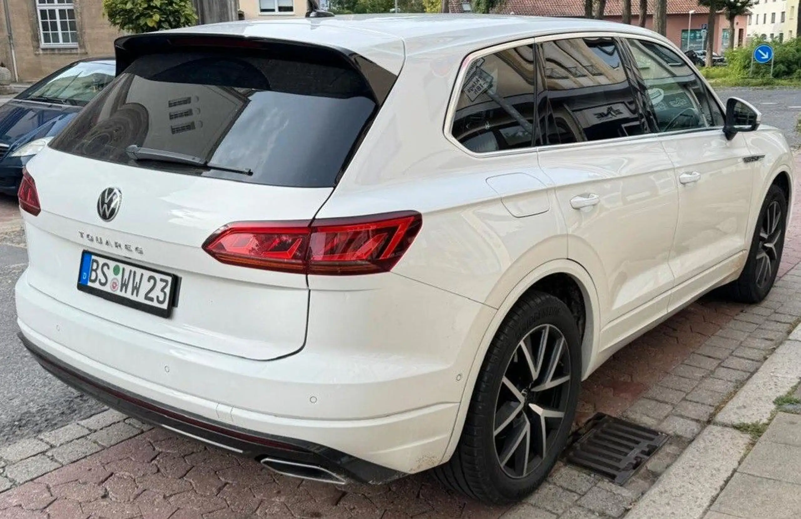 Volkswagen - Touareg