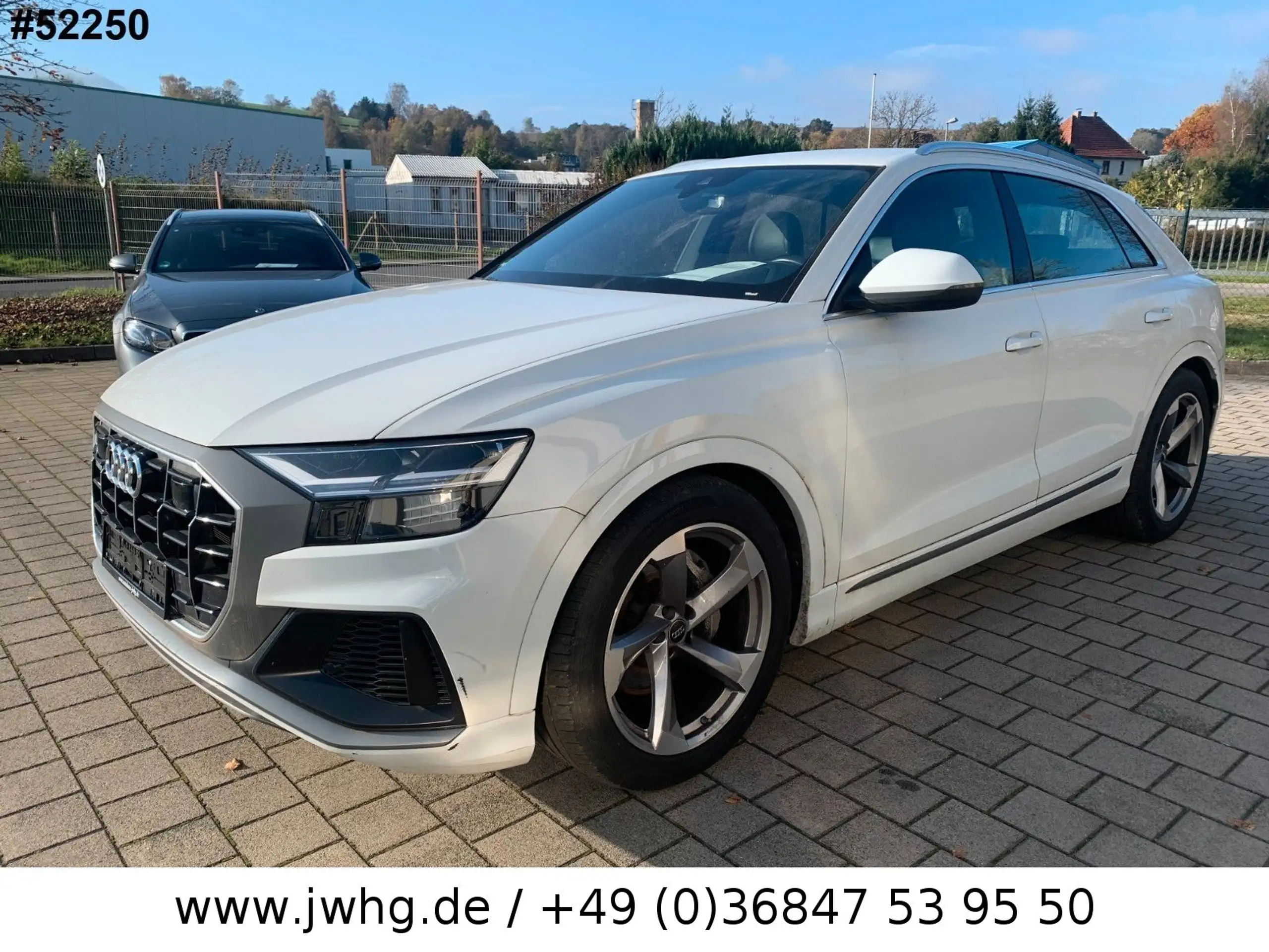 Audi - Q8