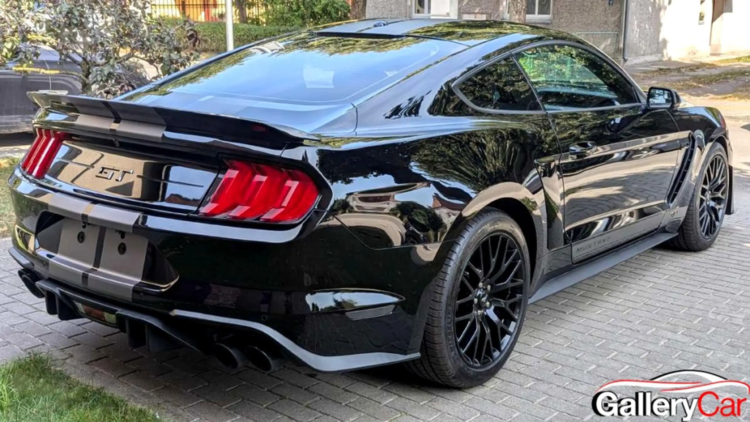 Ford - Mustang