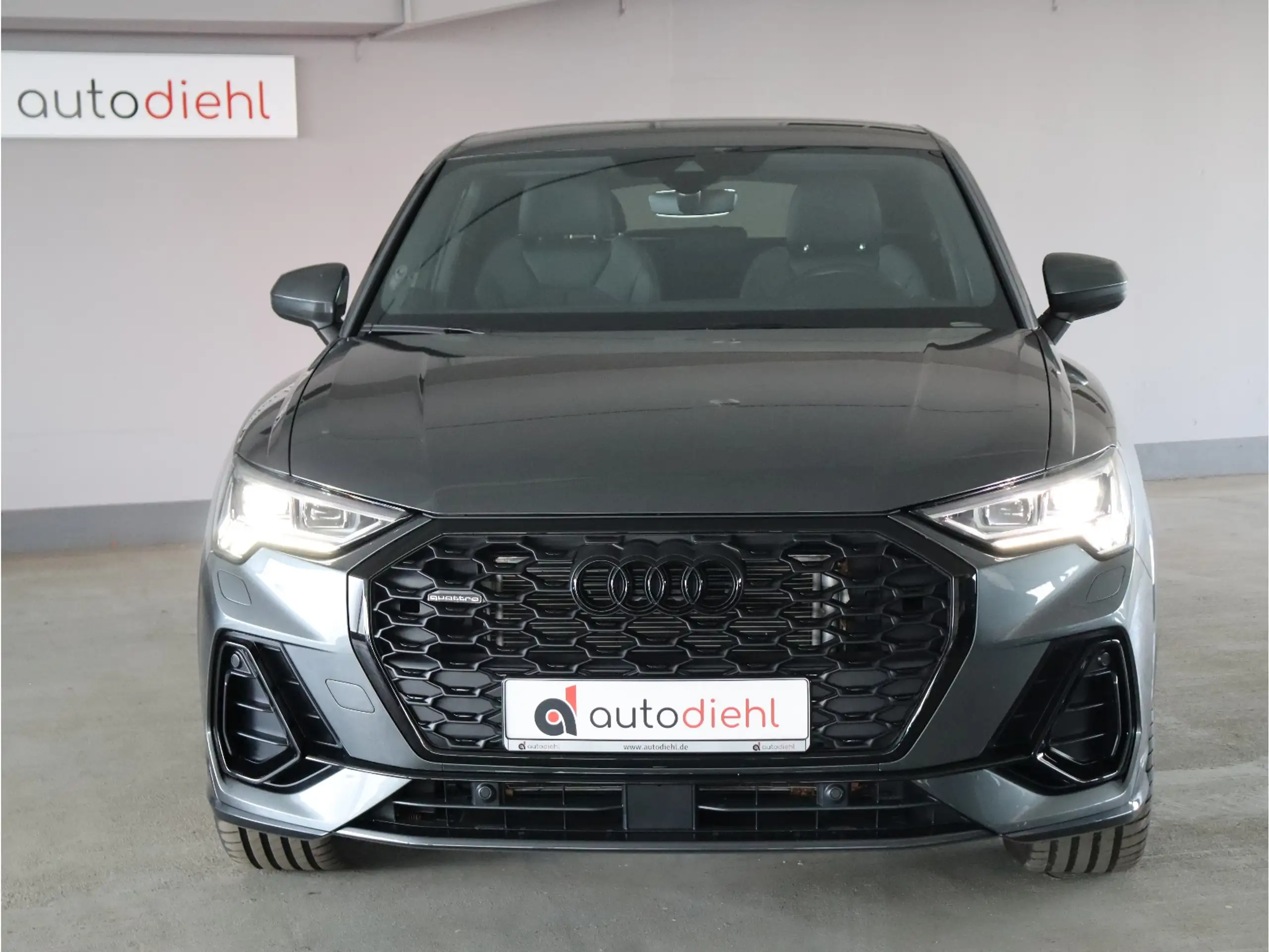 Audi - Q3