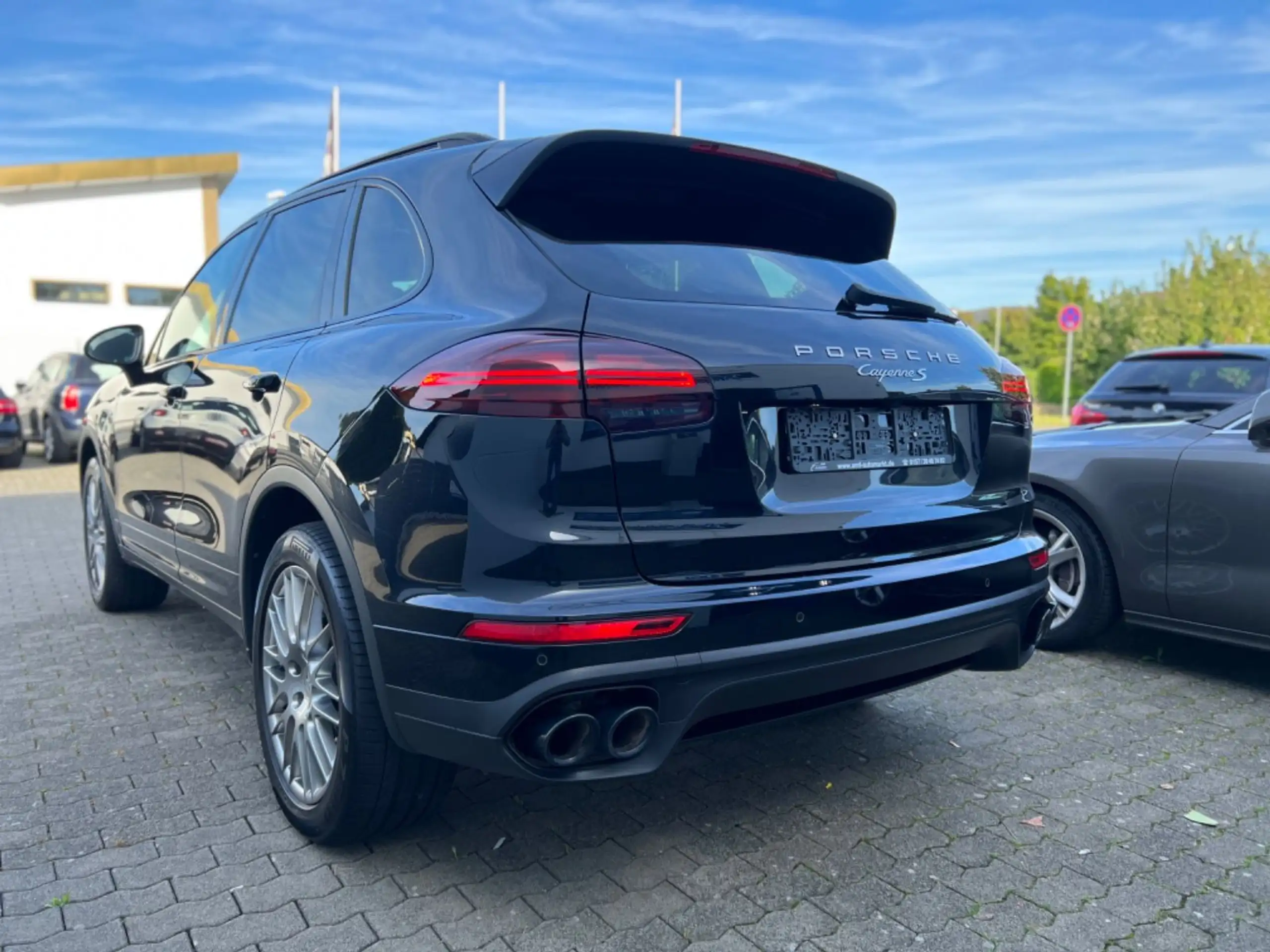 Porsche - Cayenne