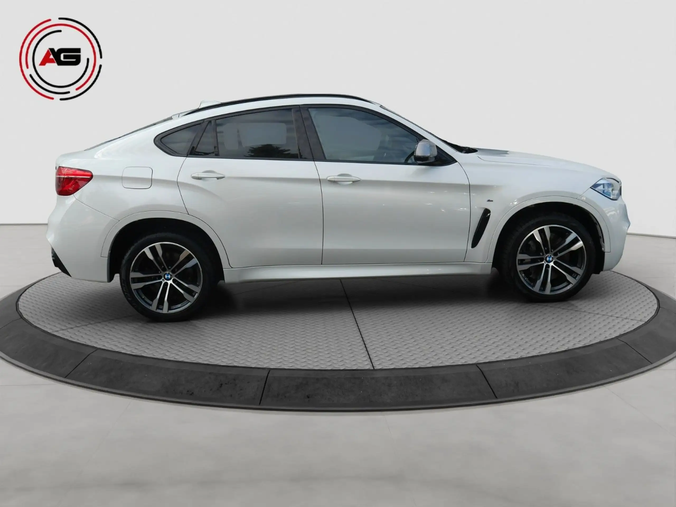 BMW - X6 M