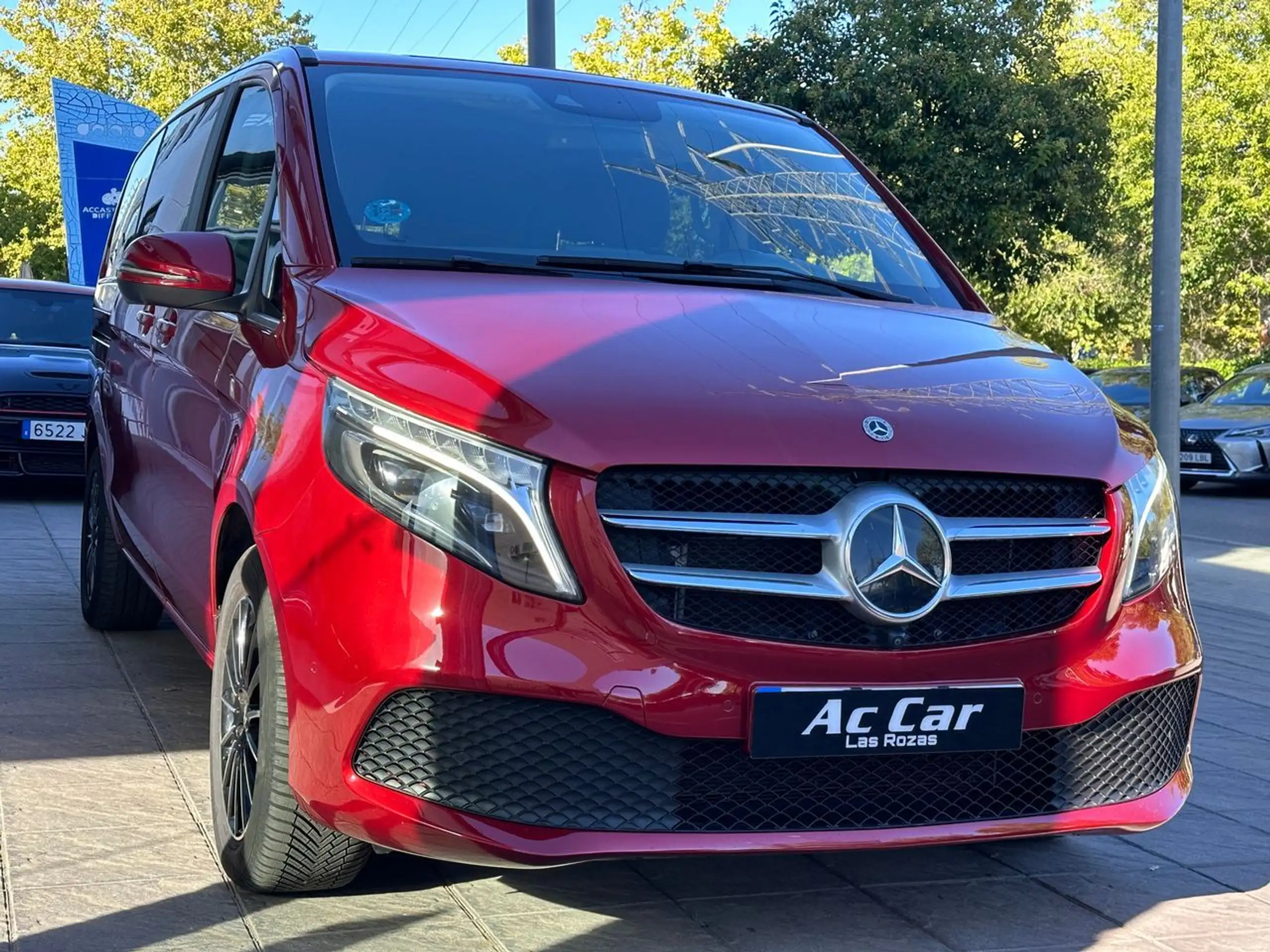 Mercedes-Benz - V