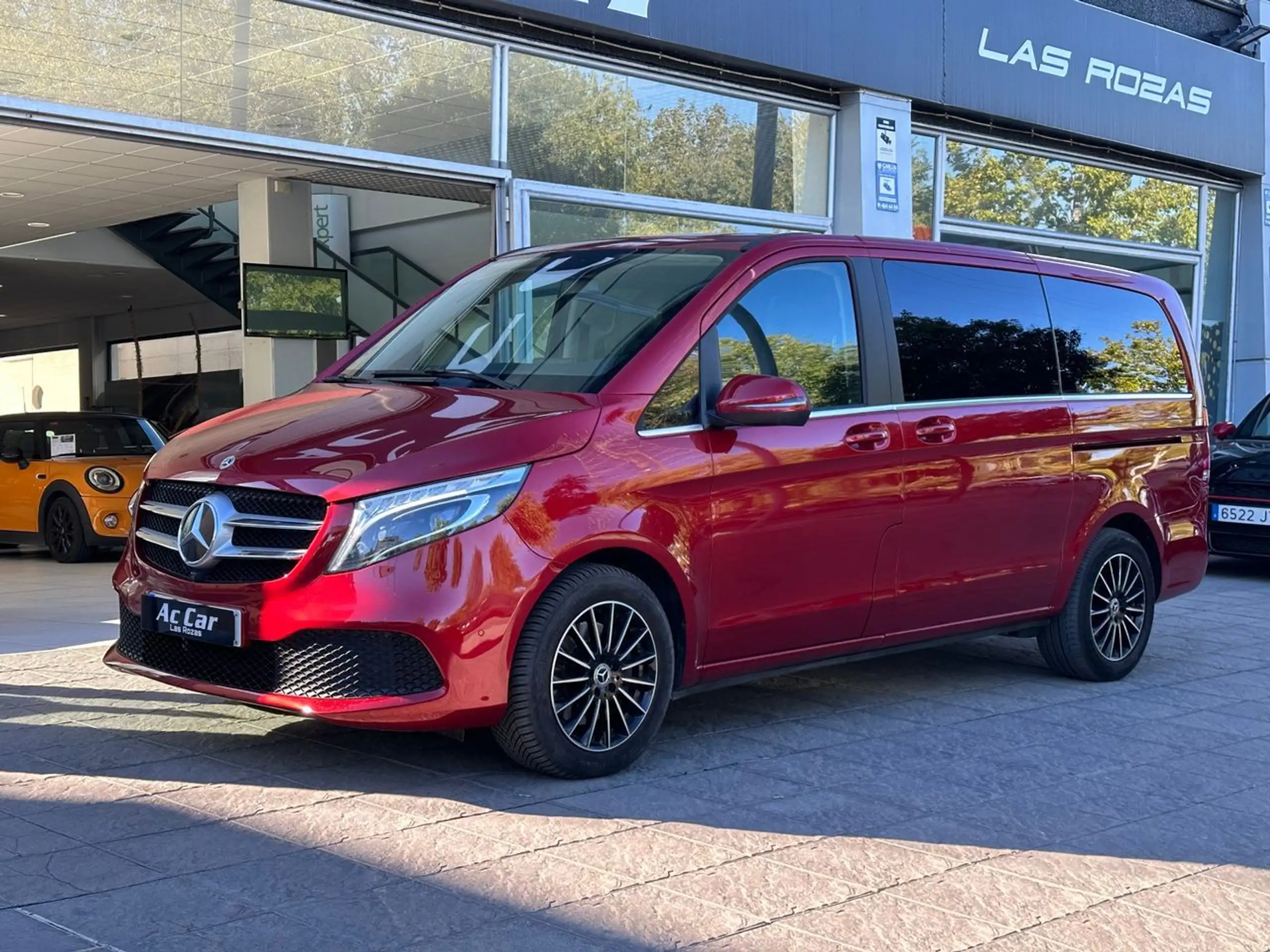 Mercedes-Benz - V