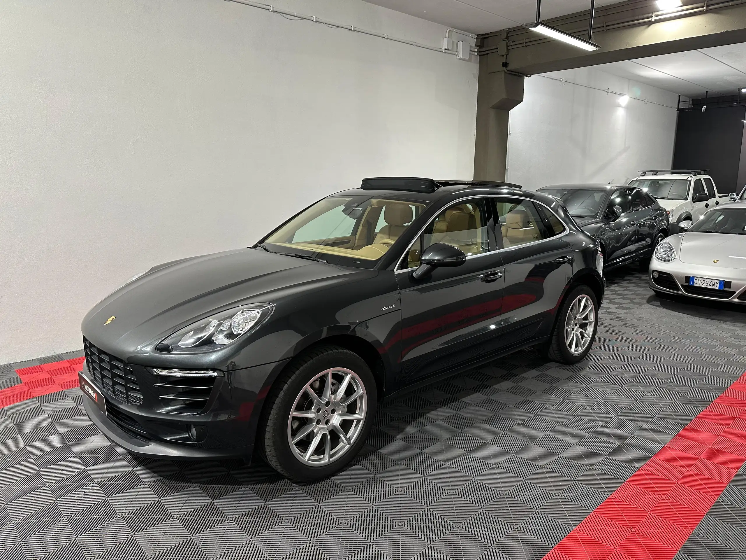 Porsche - Macan