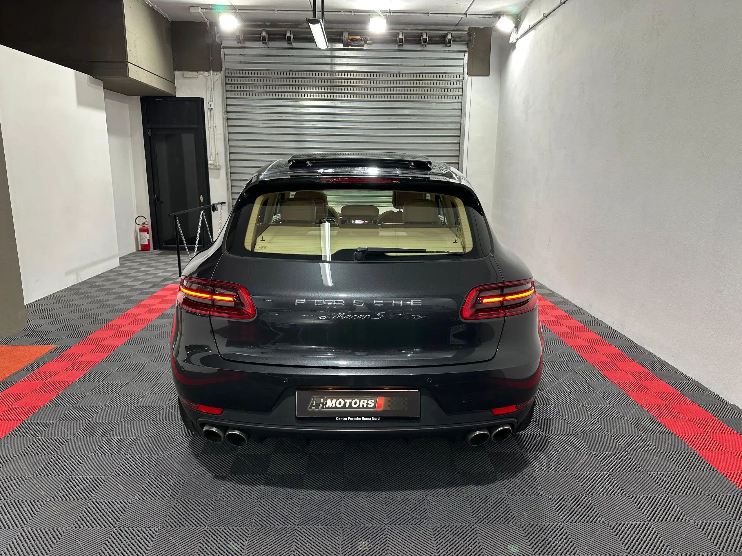 Porsche - Macan