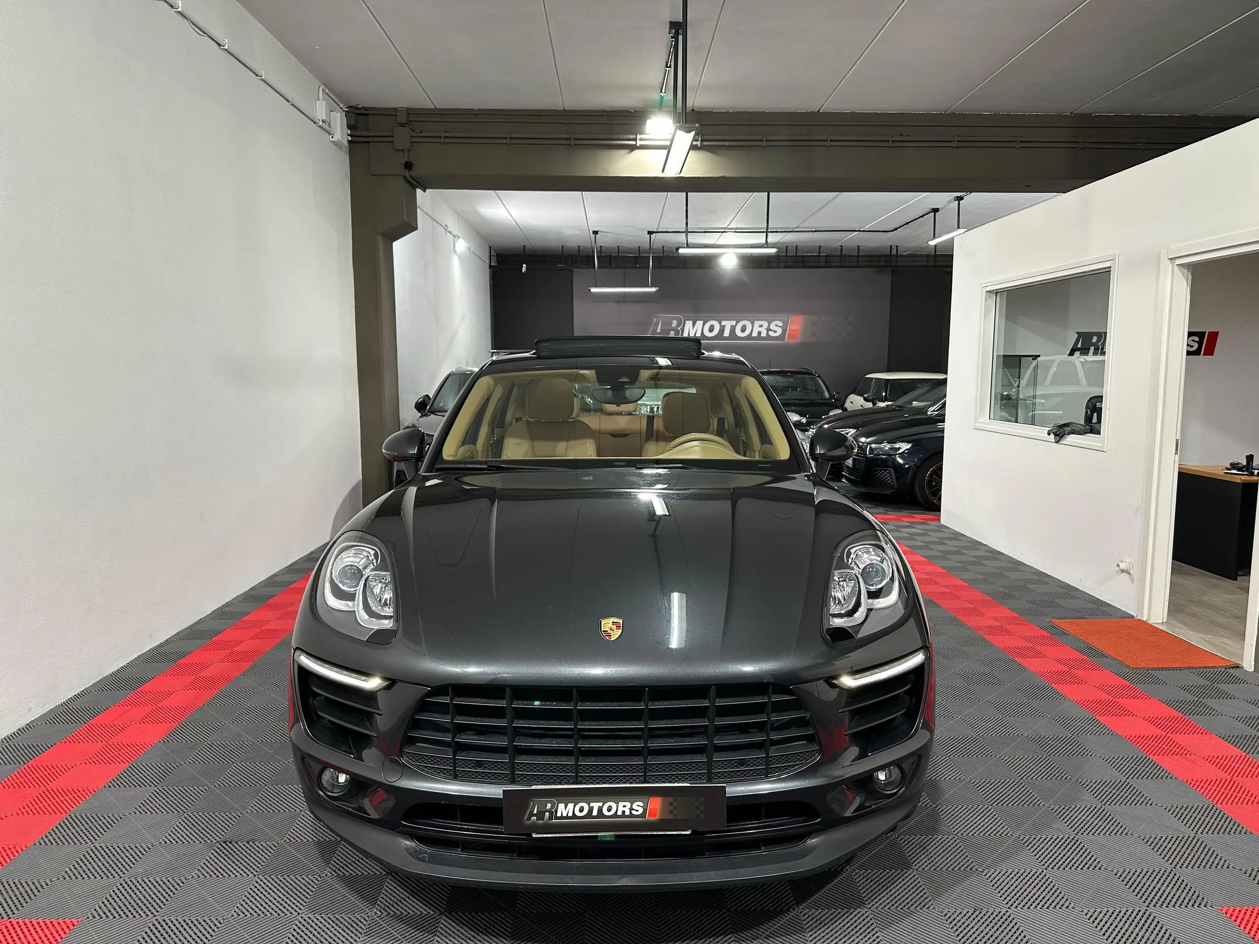 Porsche - Macan