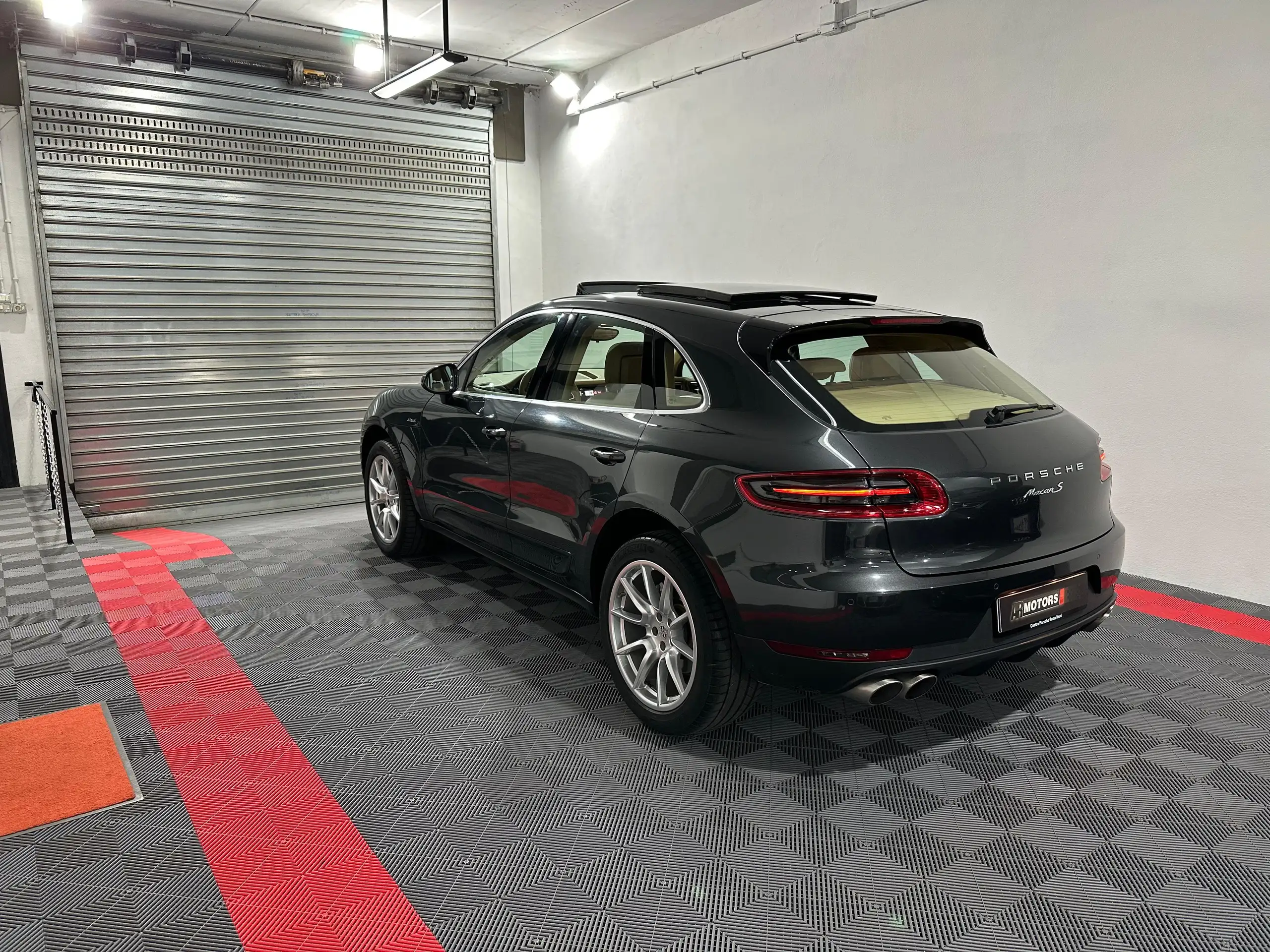 Porsche - Macan