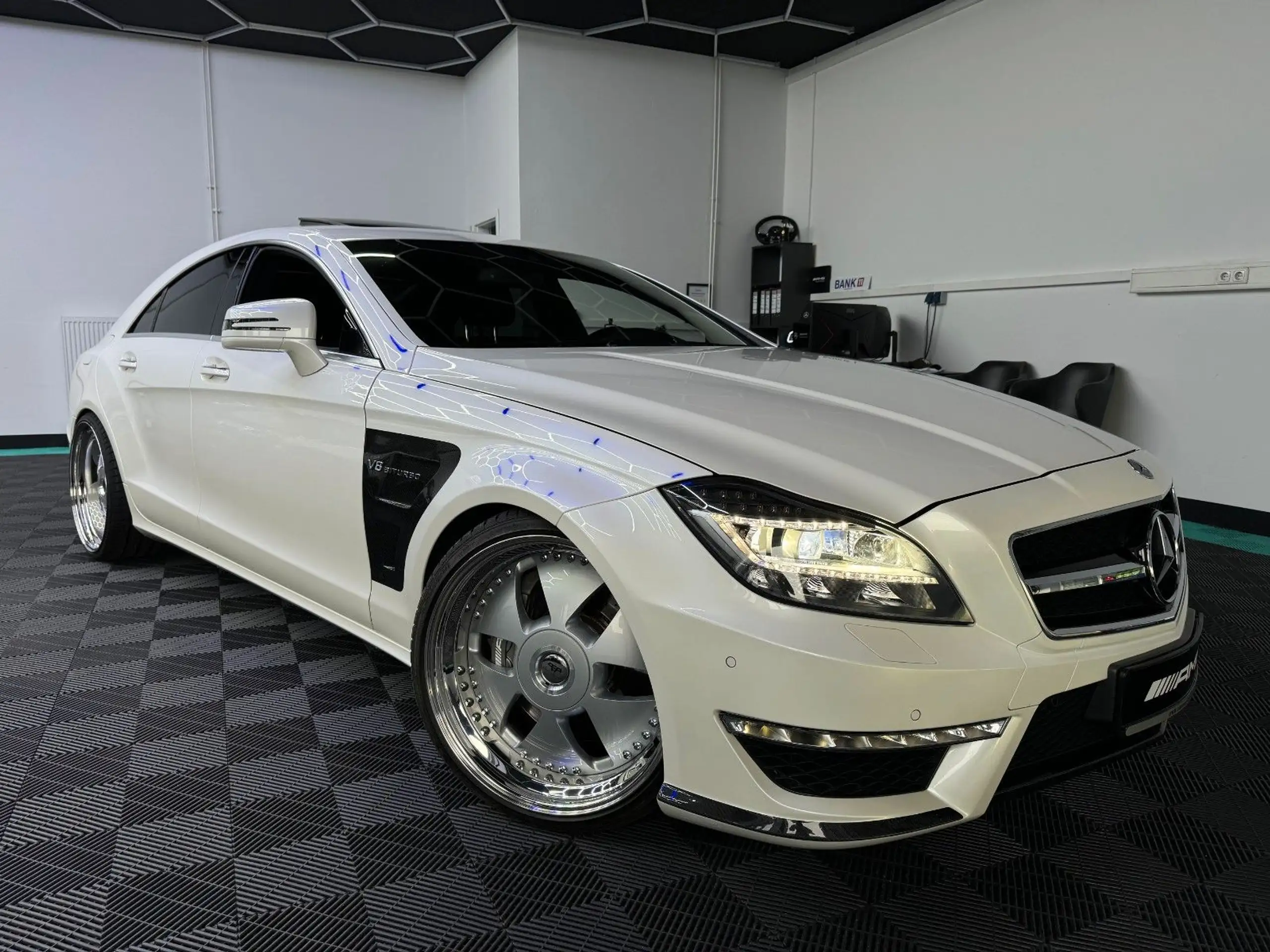 Mercedes-Benz - CLS 63 AMG