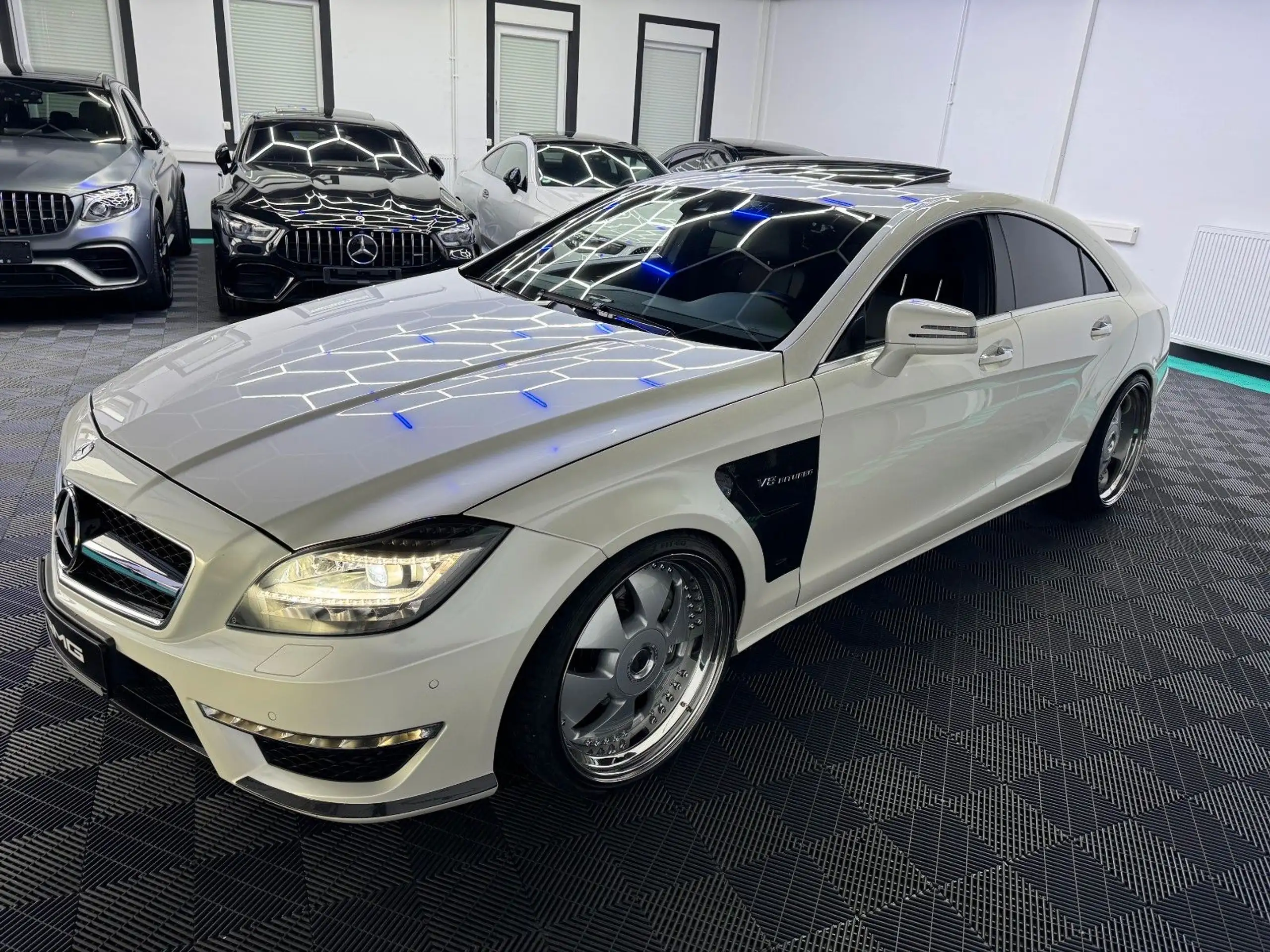 Mercedes-Benz - CLS 63 AMG