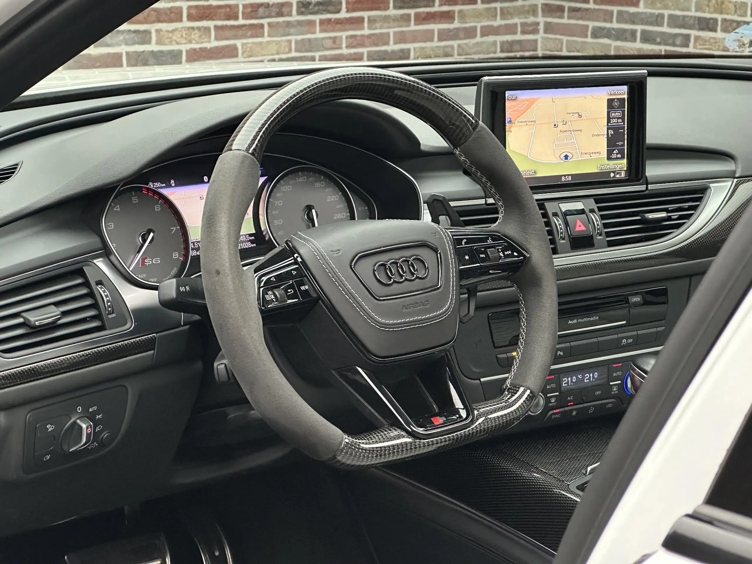 Audi - S6